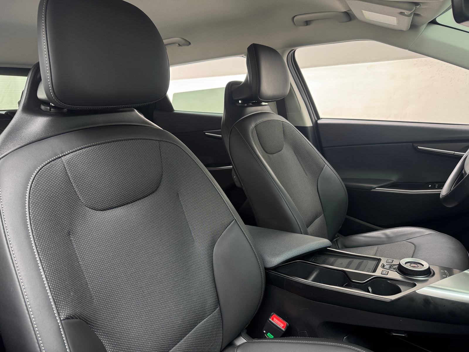 Thumbnail: 2024 Kia EV6 - 2