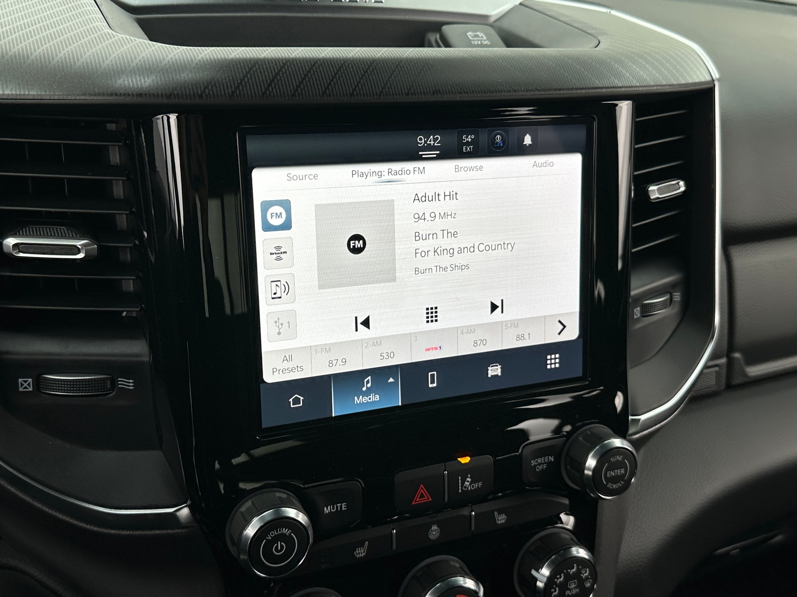 Thumbnail: 2025 RAM 1500 - 4