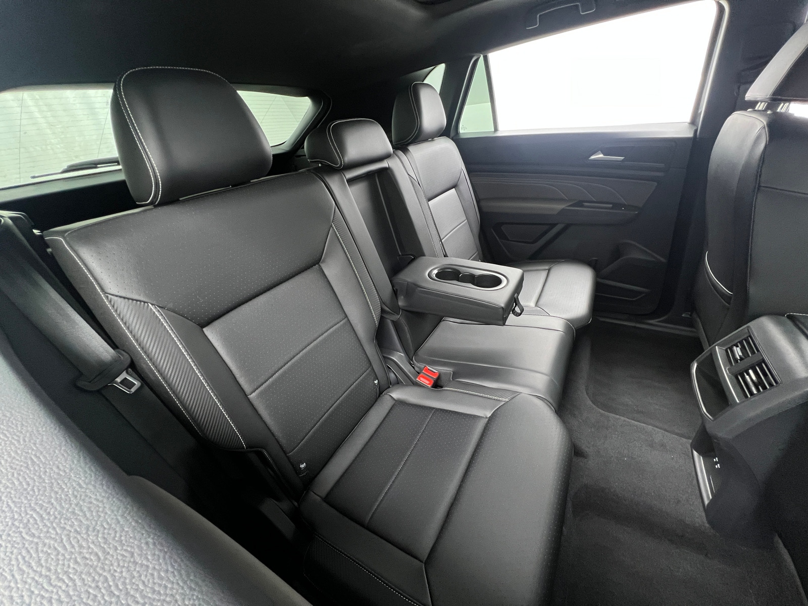 Thumbnail: 2022 Volkswagen Atlas - 5