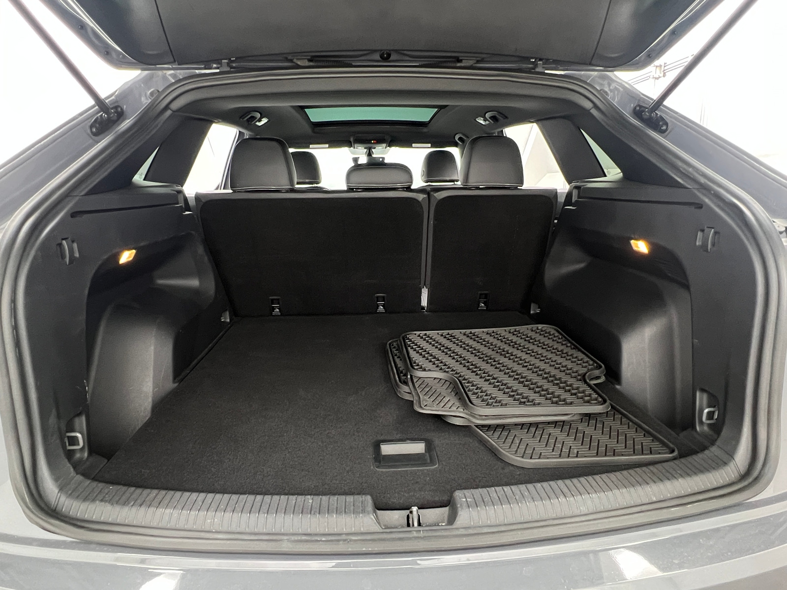 Thumbnail: 2022 Volkswagen Atlas - 6