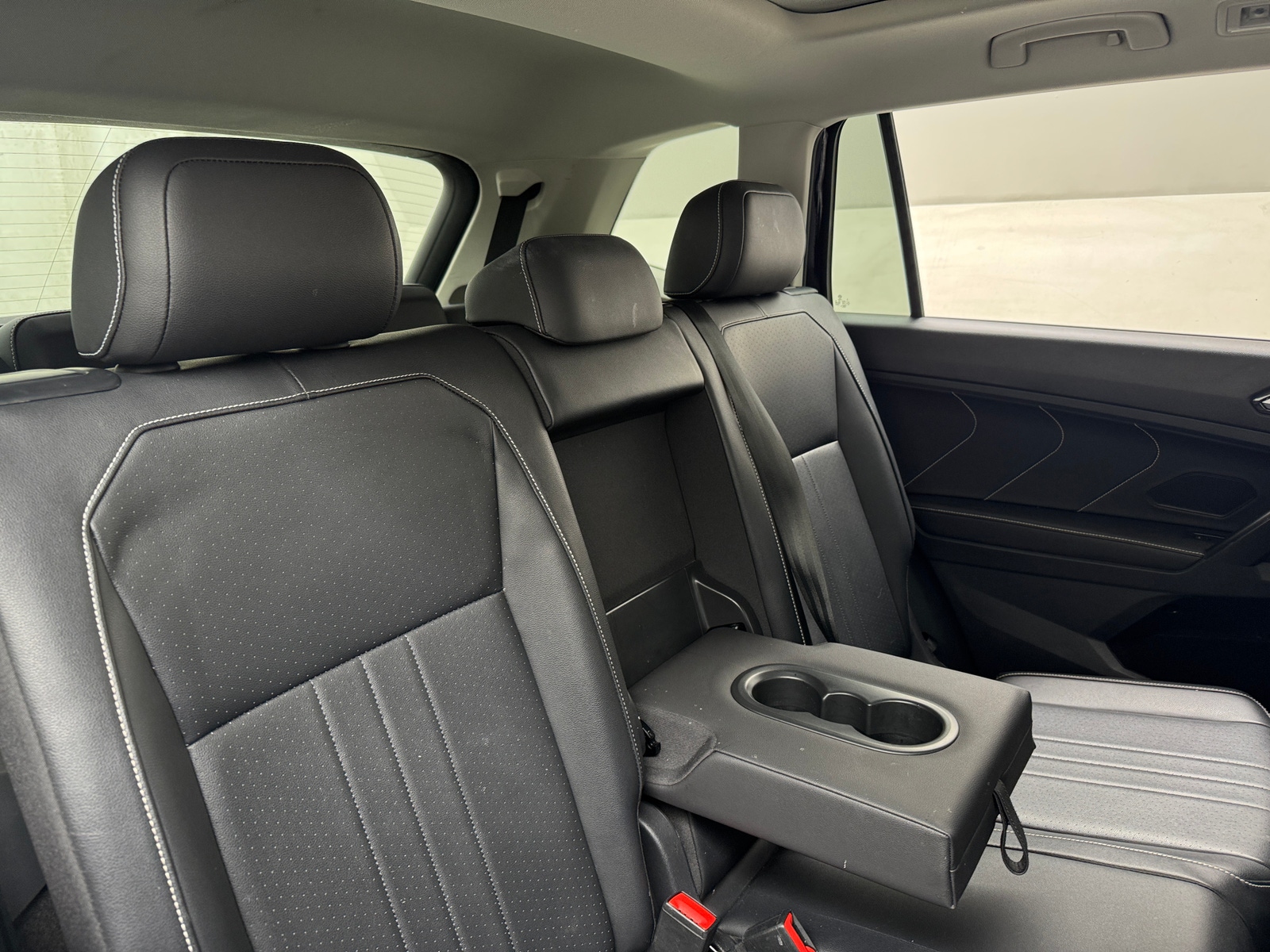 Thumbnail: 2022 Volkswagen Tiguan - 5