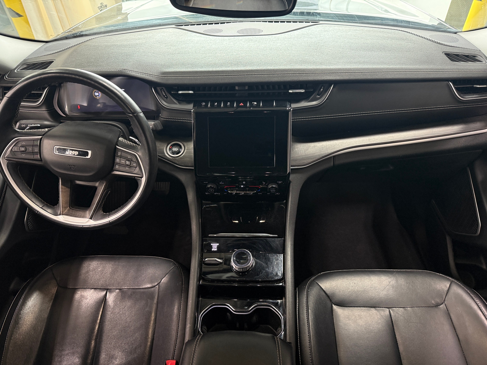 Thumbnail: 2022 Jeep Grand Cherokee L - 2