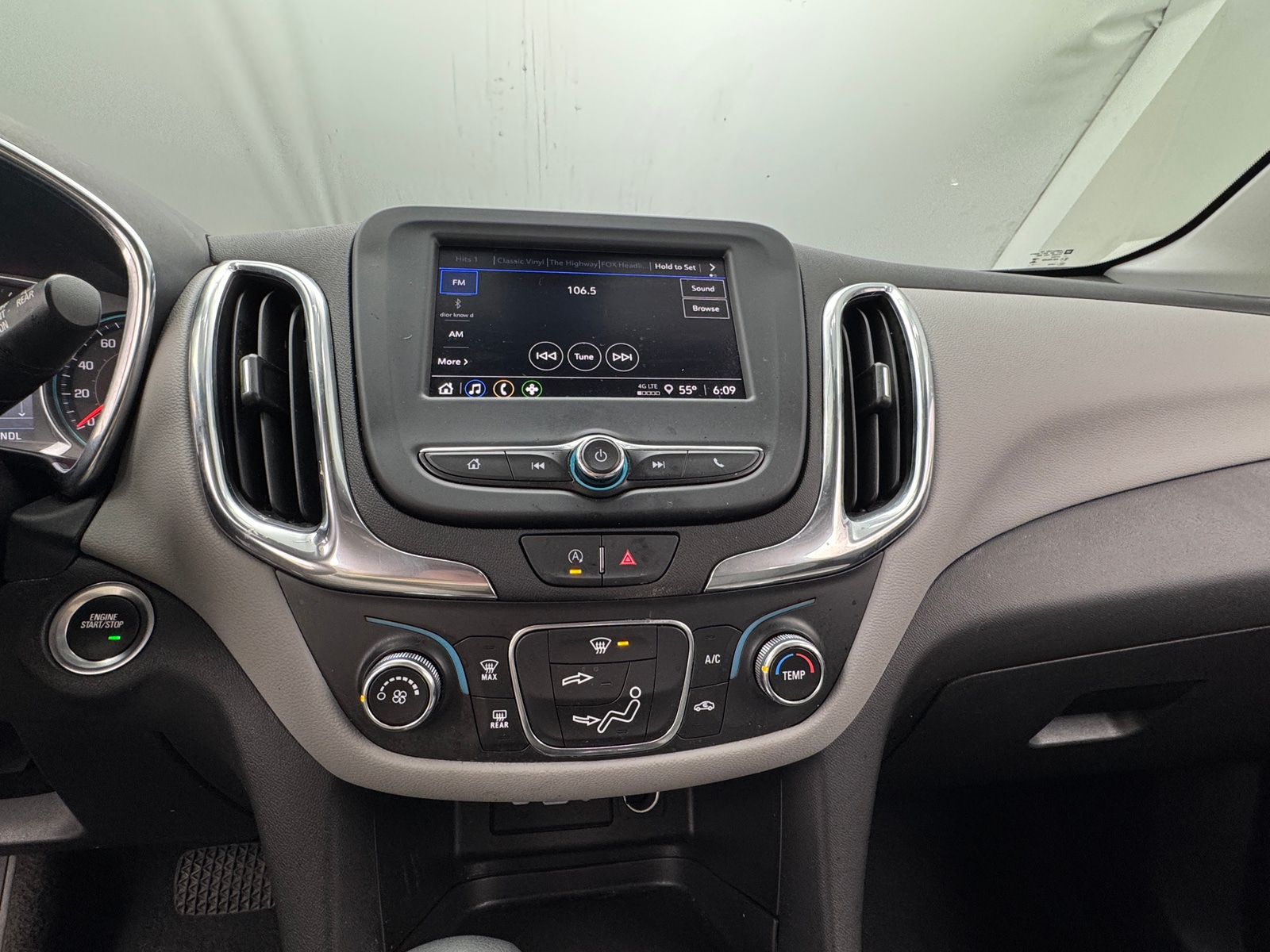 Thumbnail: 2023 Chevrolet Equinox - 4