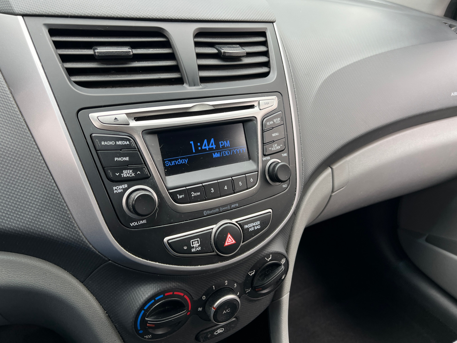 Thumbnail: 2016 Hyundai Accent - 4