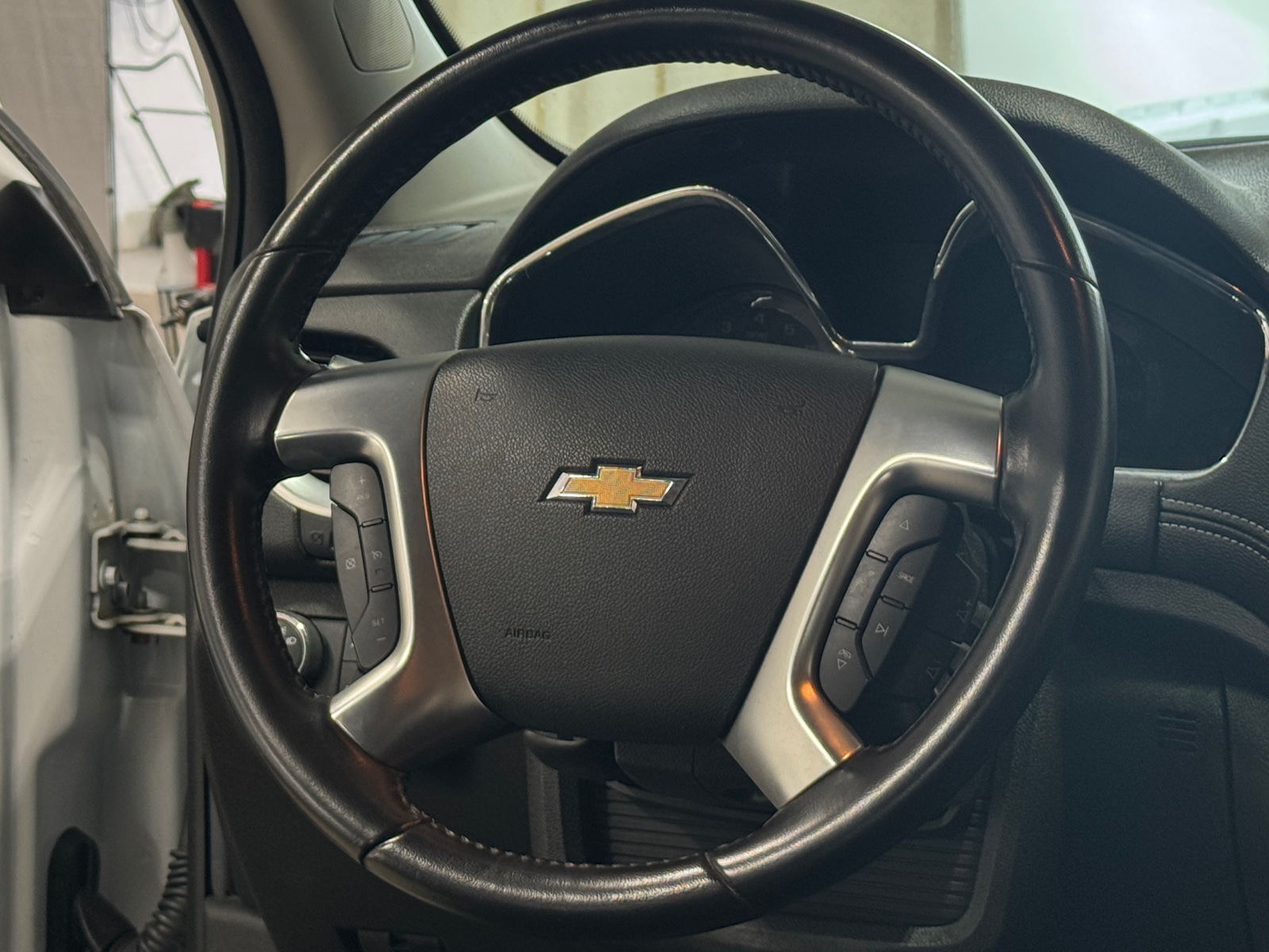 Thumbnail: 2017 Chevrolet Traverse - 5