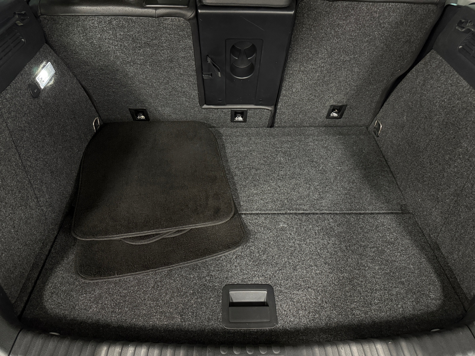 Thumbnail: 2017 Volkswagen Tiguan - 6