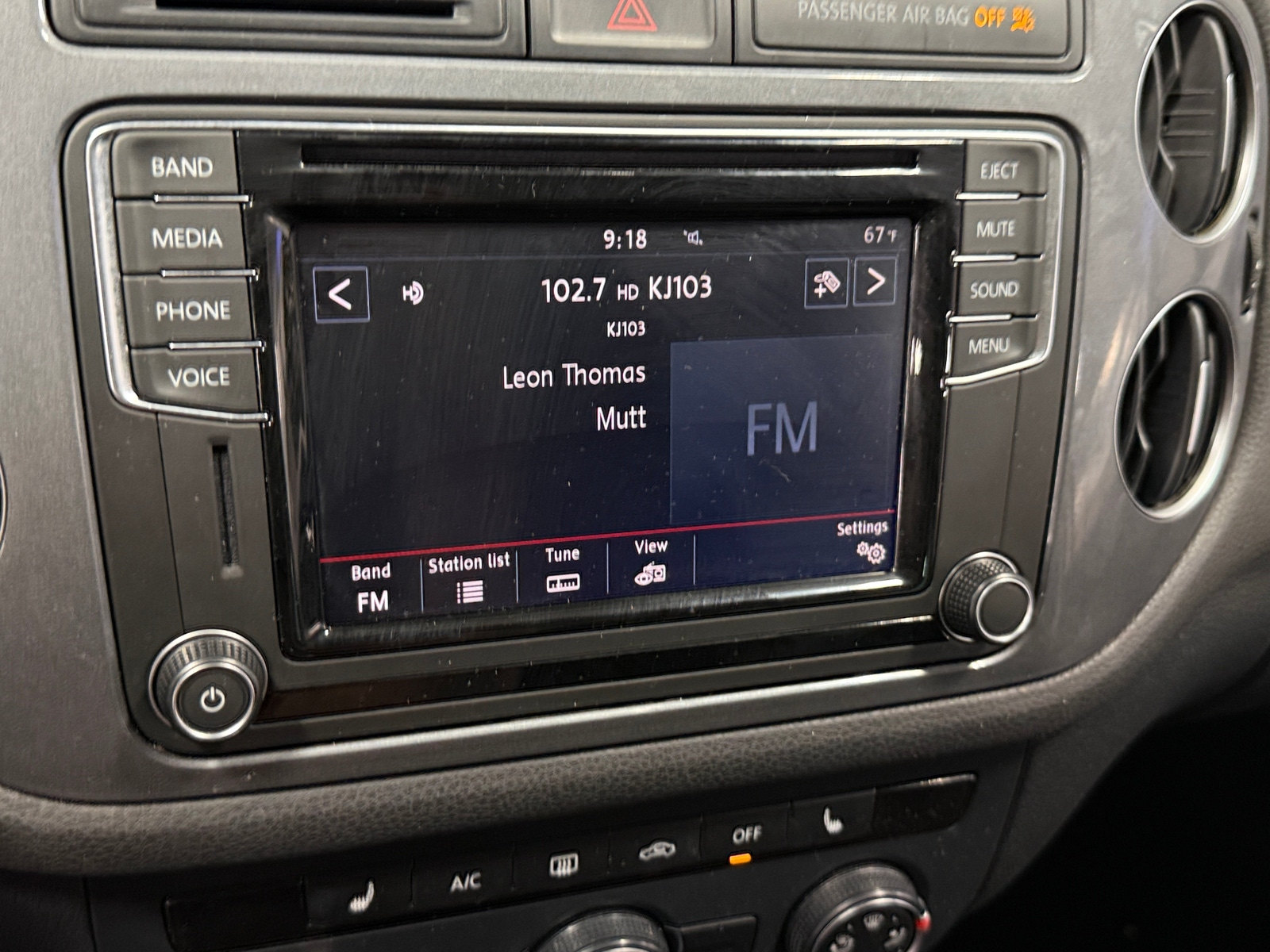 Thumbnail: 2017 Volkswagen Tiguan - 3