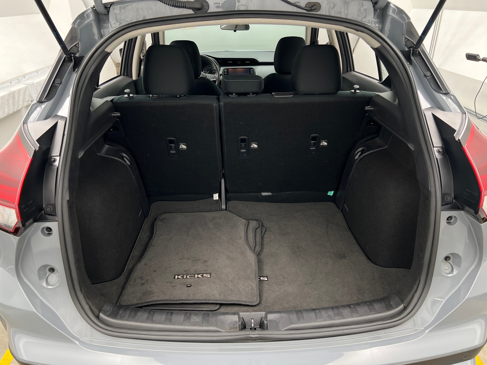 Thumbnail: 2024 Nissan Kicks - 7