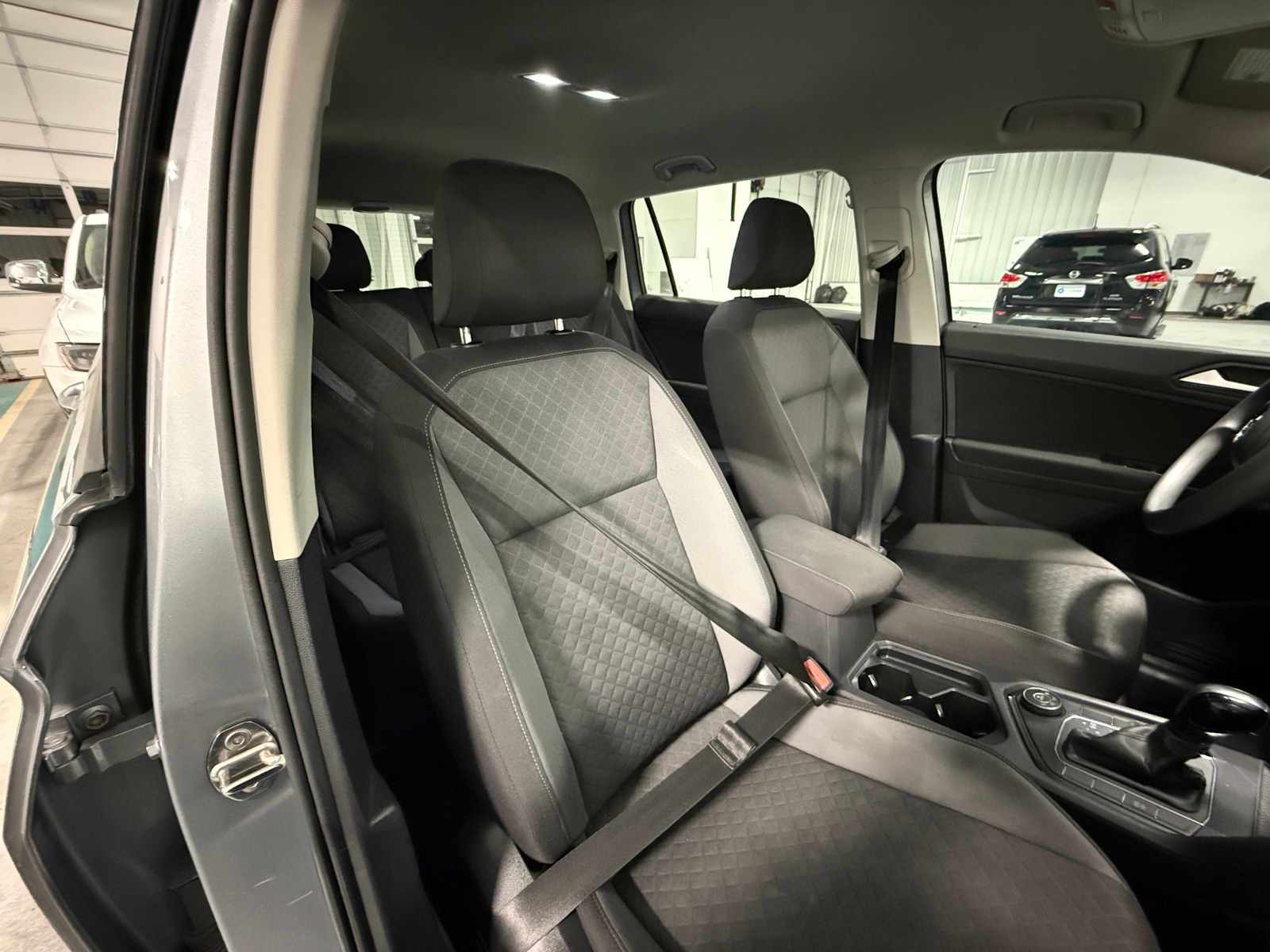 Thumbnail: 2020 Volkswagen Tiguan - 2