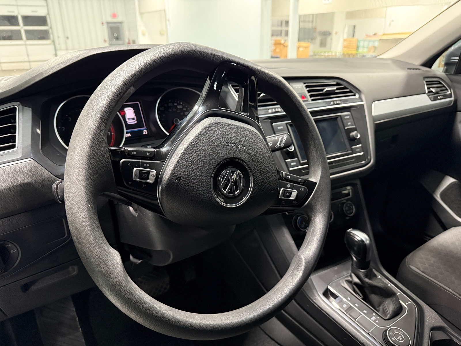 Thumbnail: 2020 Volkswagen Tiguan - 5