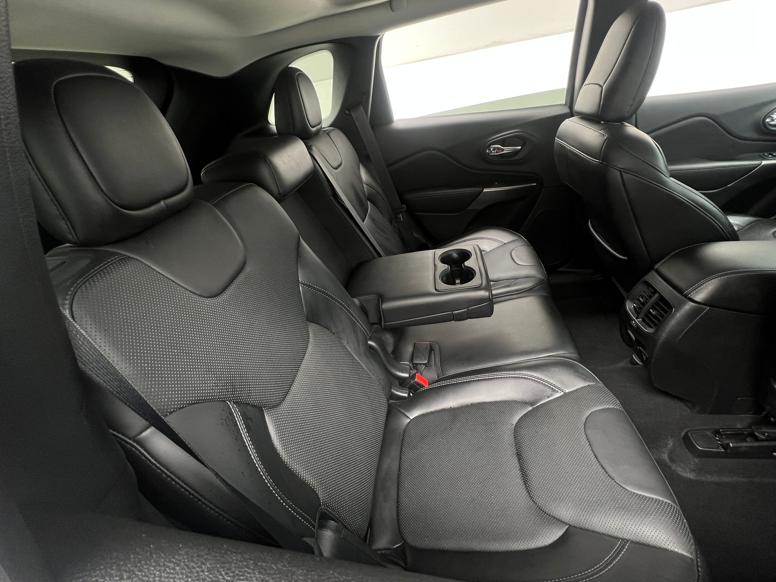 Thumbnail: 2019 Jeep Cherokee - 5