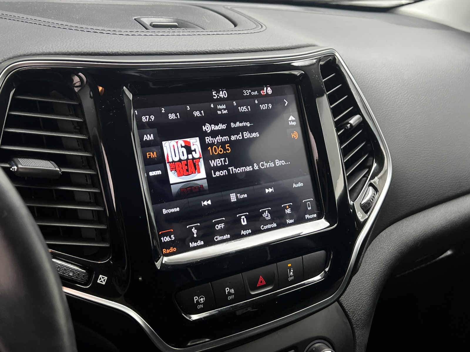 Thumbnail: 2019 Jeep Cherokee - 3