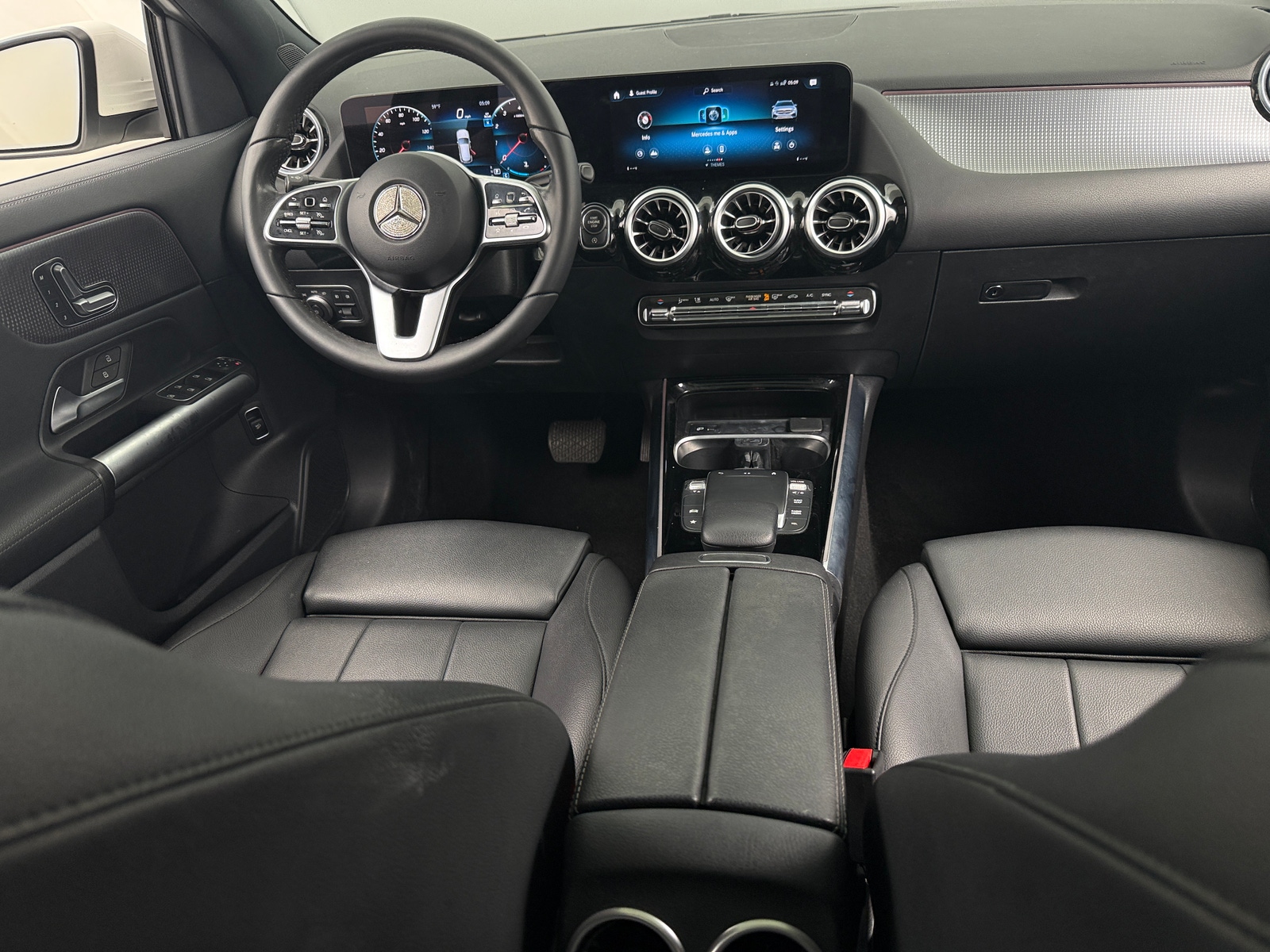 Thumbnail: 2023 Mercedes-Benz GLA - 2