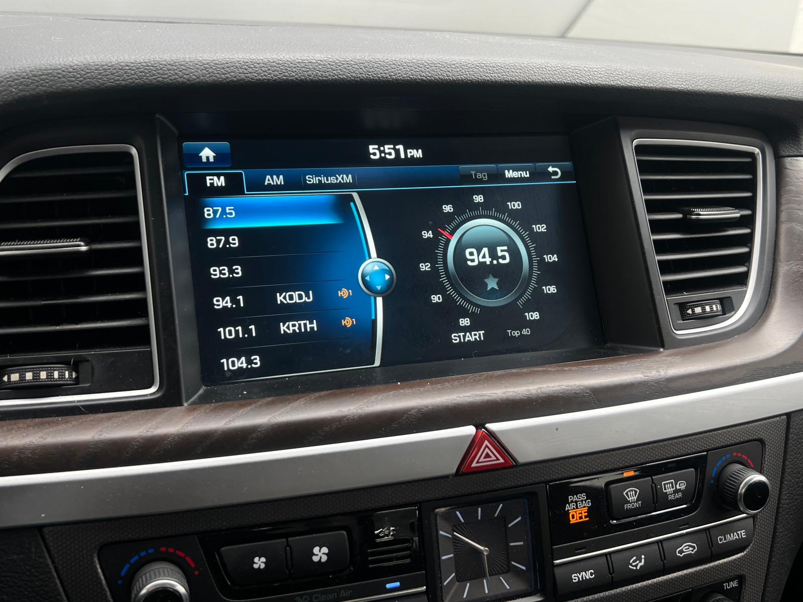 Thumbnail: 2017 Genesis G80 - 3