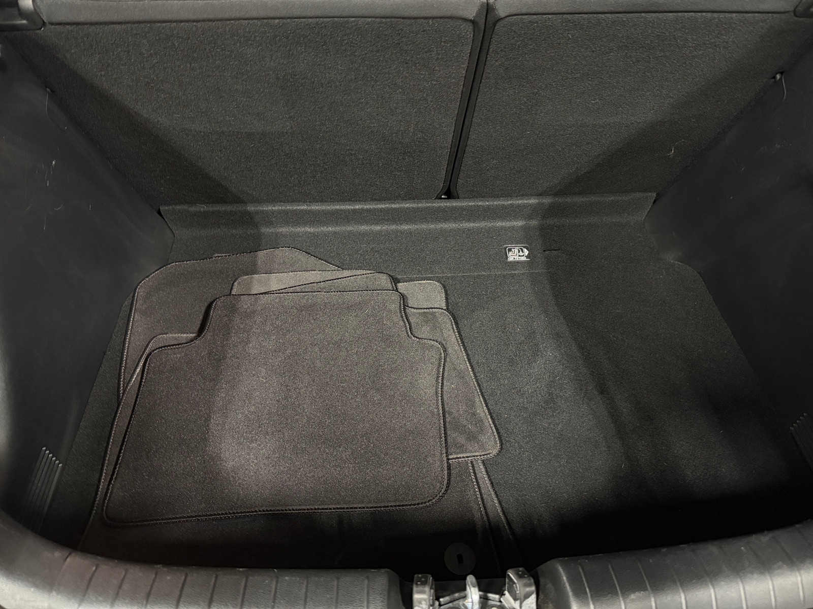 Thumbnail: 2019 Hyundai Veloster - 7