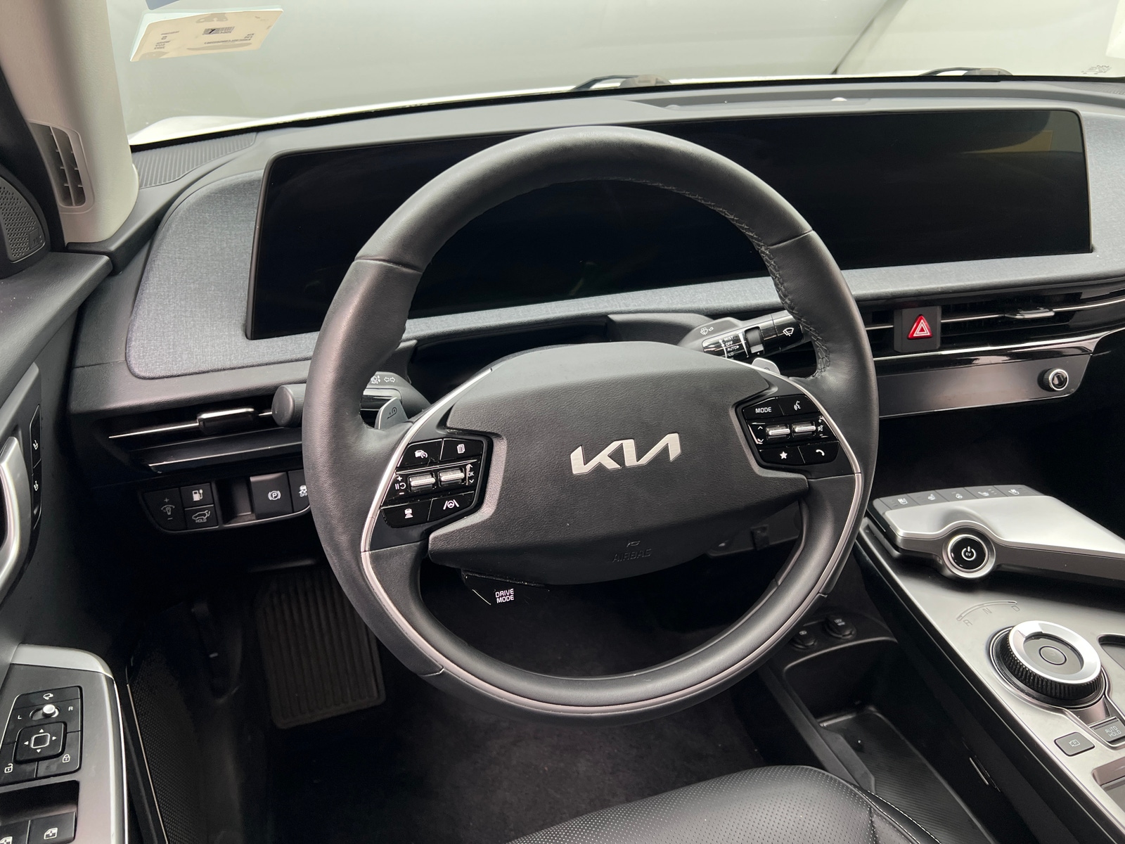 Thumbnail: 2022 Kia EV6 - 4