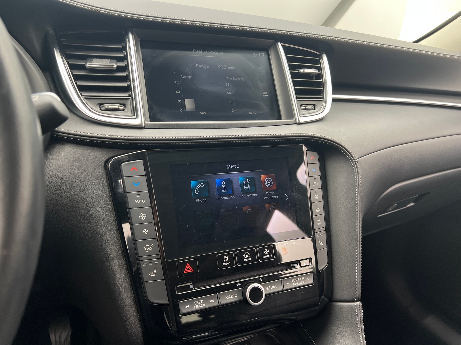 Thumbnail: 2024 INFINITI QX50 - 3