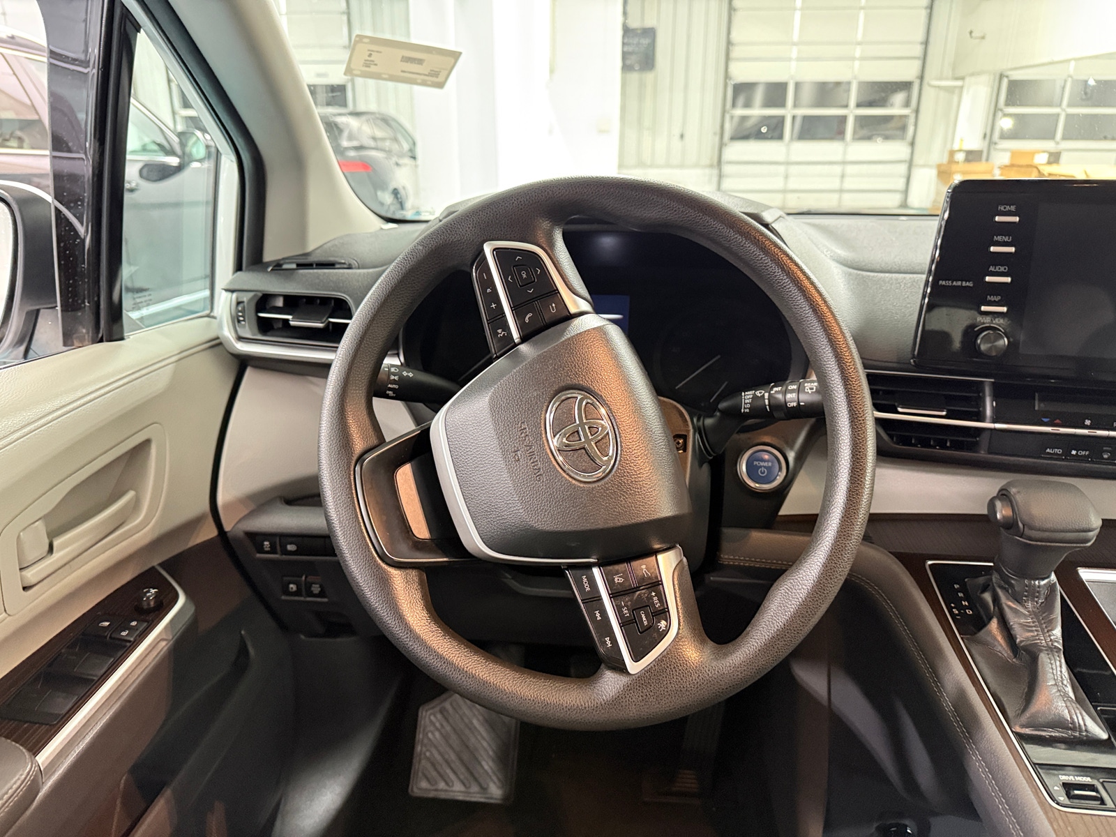 Thumbnail: 2021 Toyota Sienna - 5