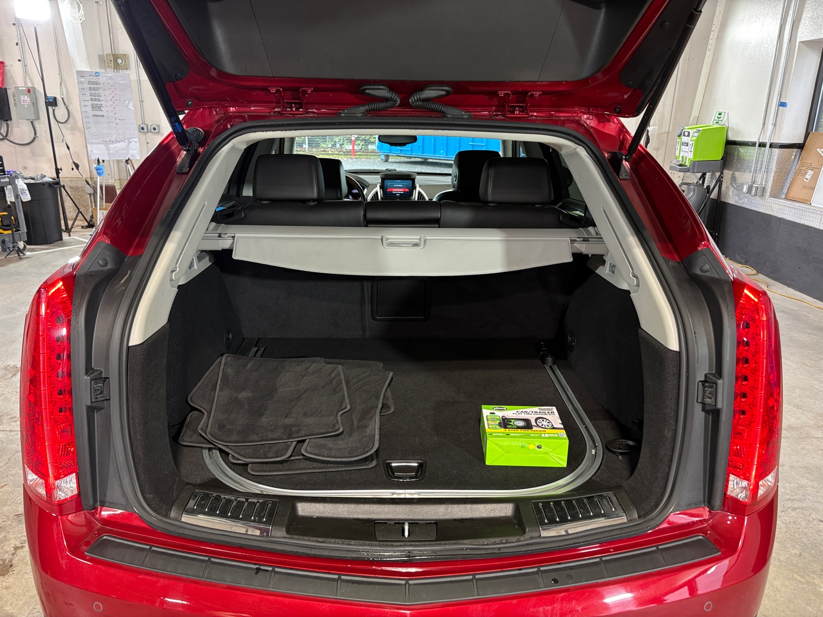 Thumbnail: 2011 Cadillac SRX - 6