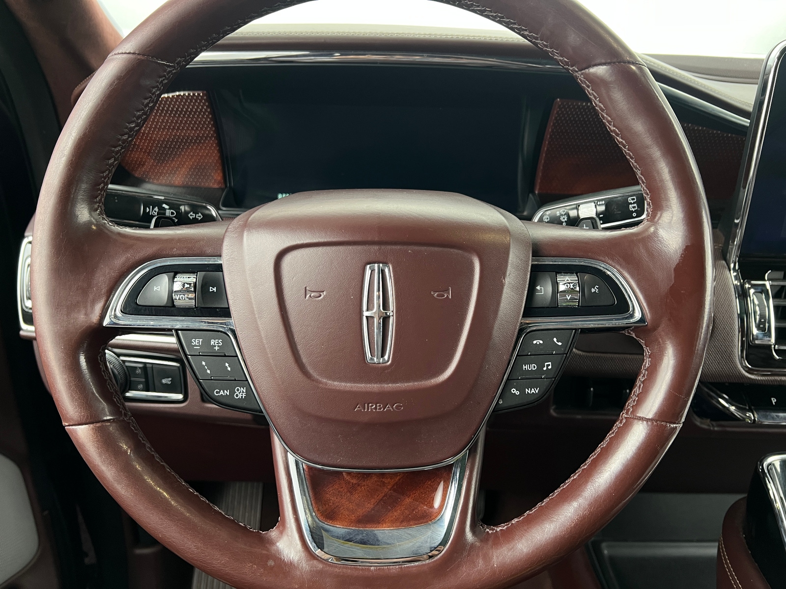 Thumbnail: 2018 Lincoln Navigator L - 4