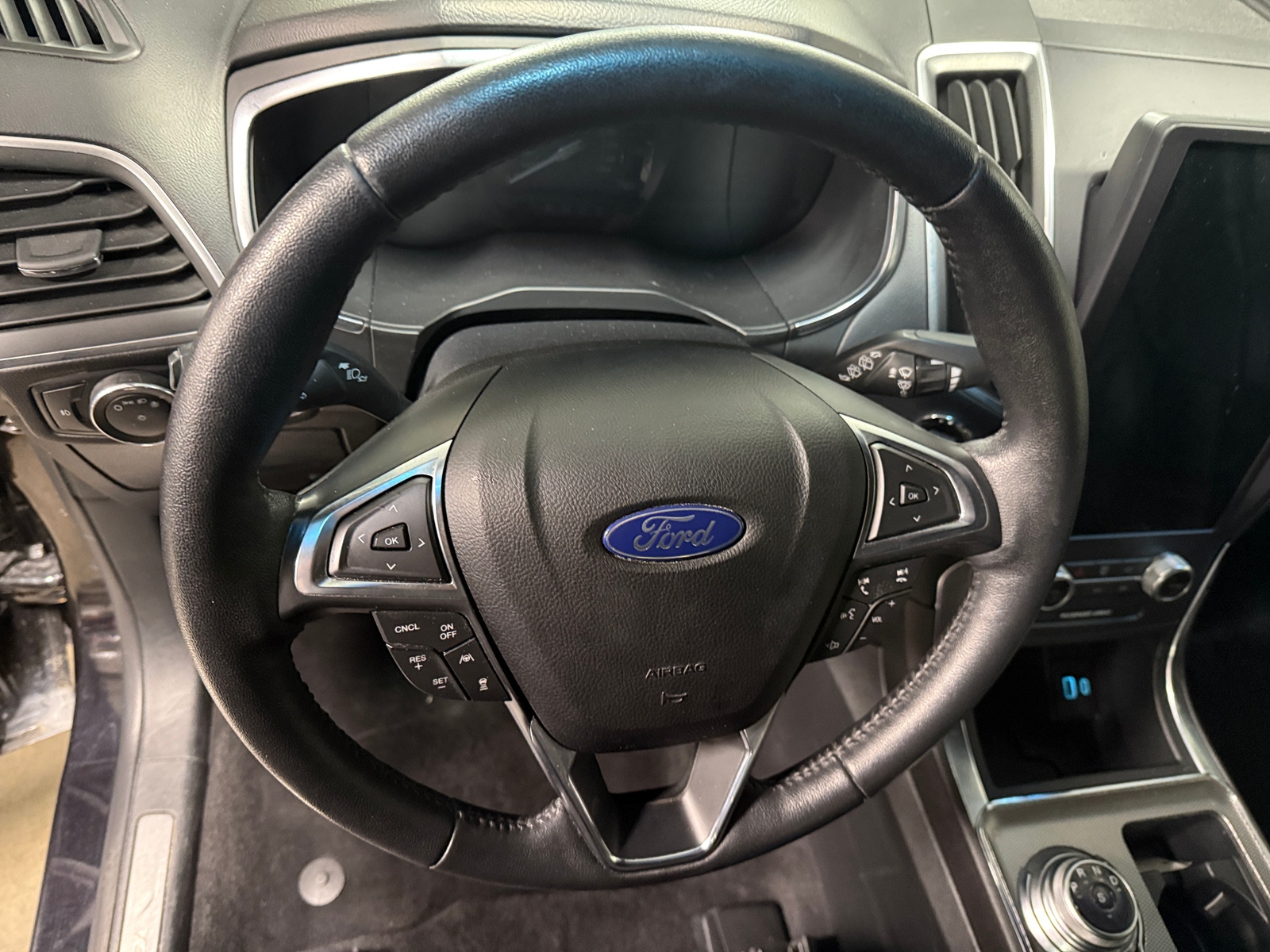 Thumbnail: 2021 Ford Edge - 4