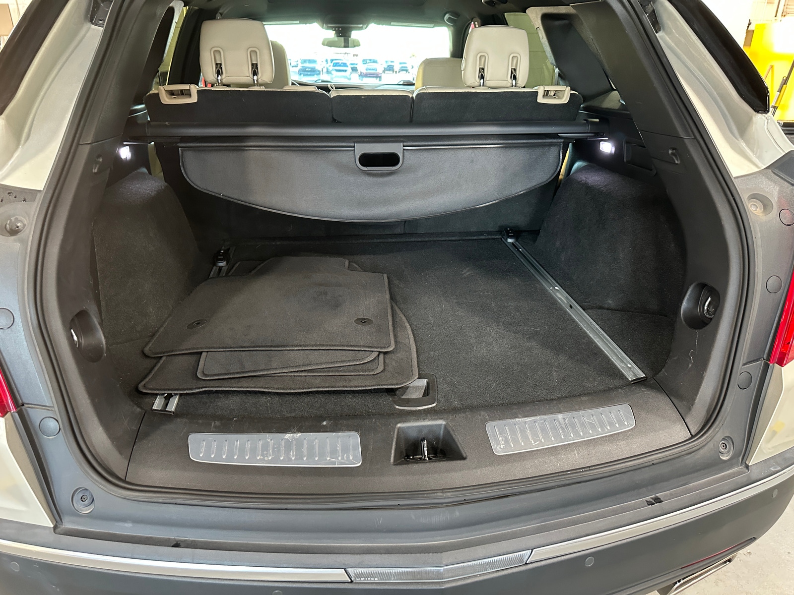 Thumbnail: 2017 Cadillac XT5 - 6