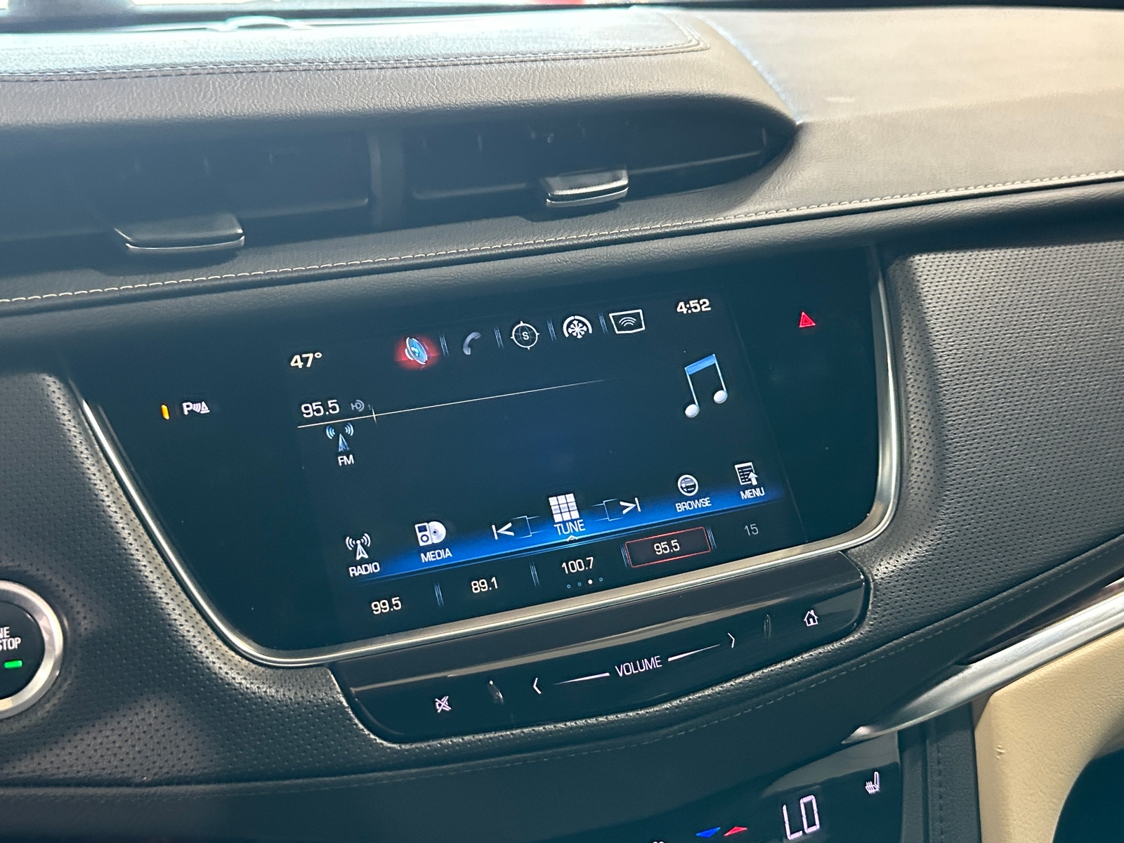 Thumbnail: 2017 Cadillac XT5 - 3