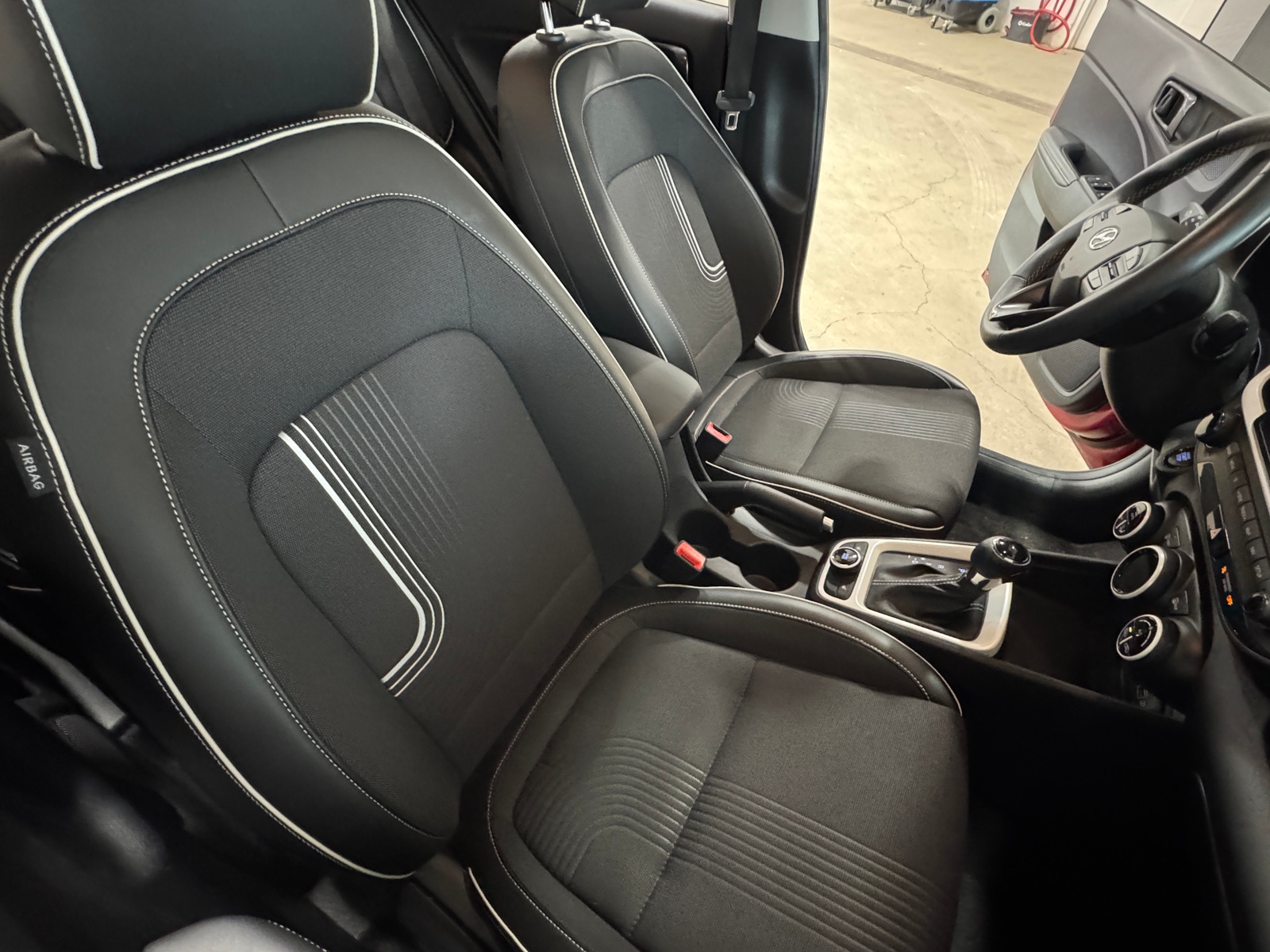 Thumbnail: 2022 Hyundai Venue - 2