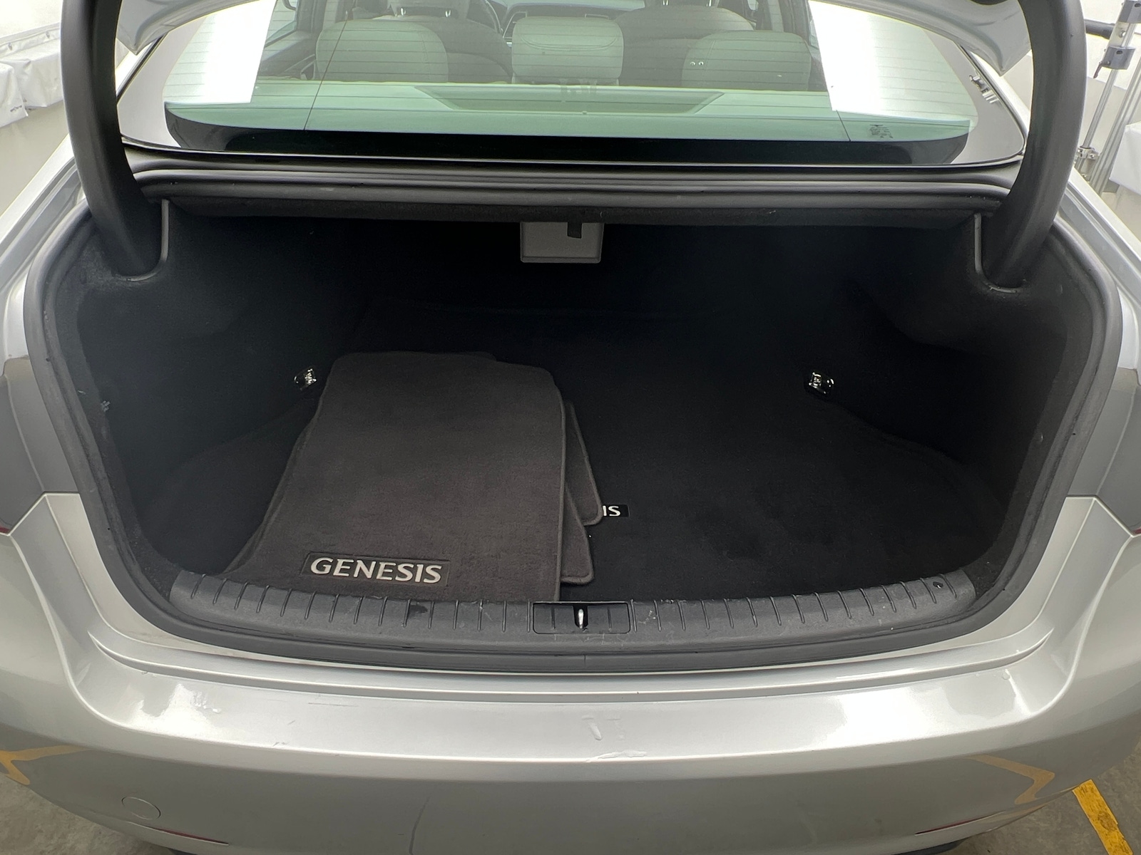 Thumbnail: 2017 Genesis G80 - 6