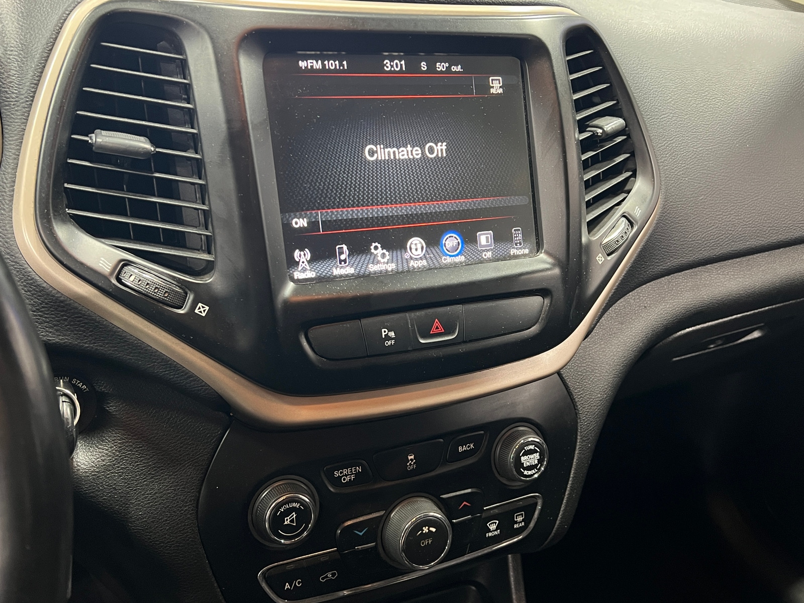 Thumbnail: 2017 Jeep Cherokee - 4