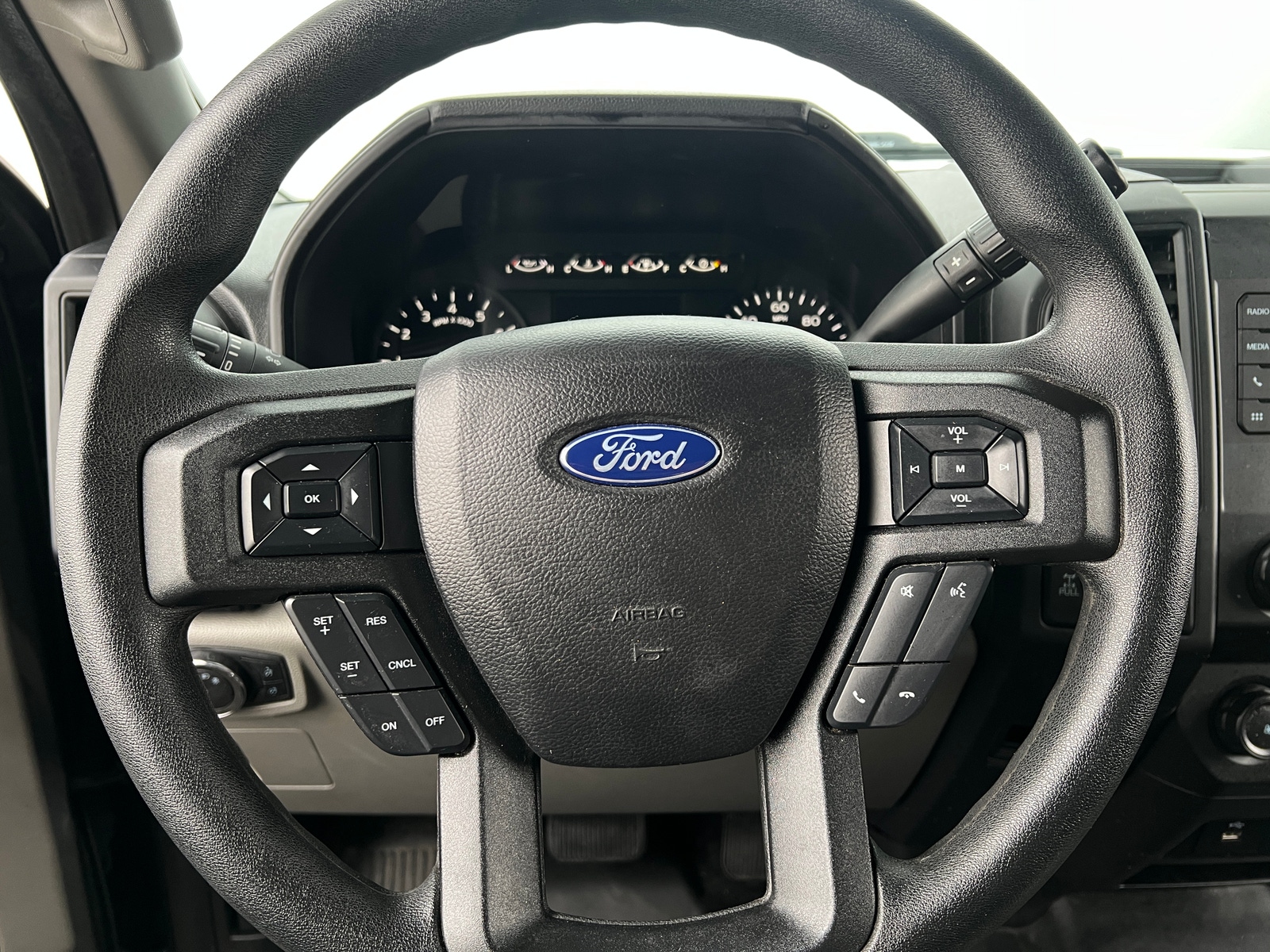 Thumbnail: 2019 Ford Econoline - 5