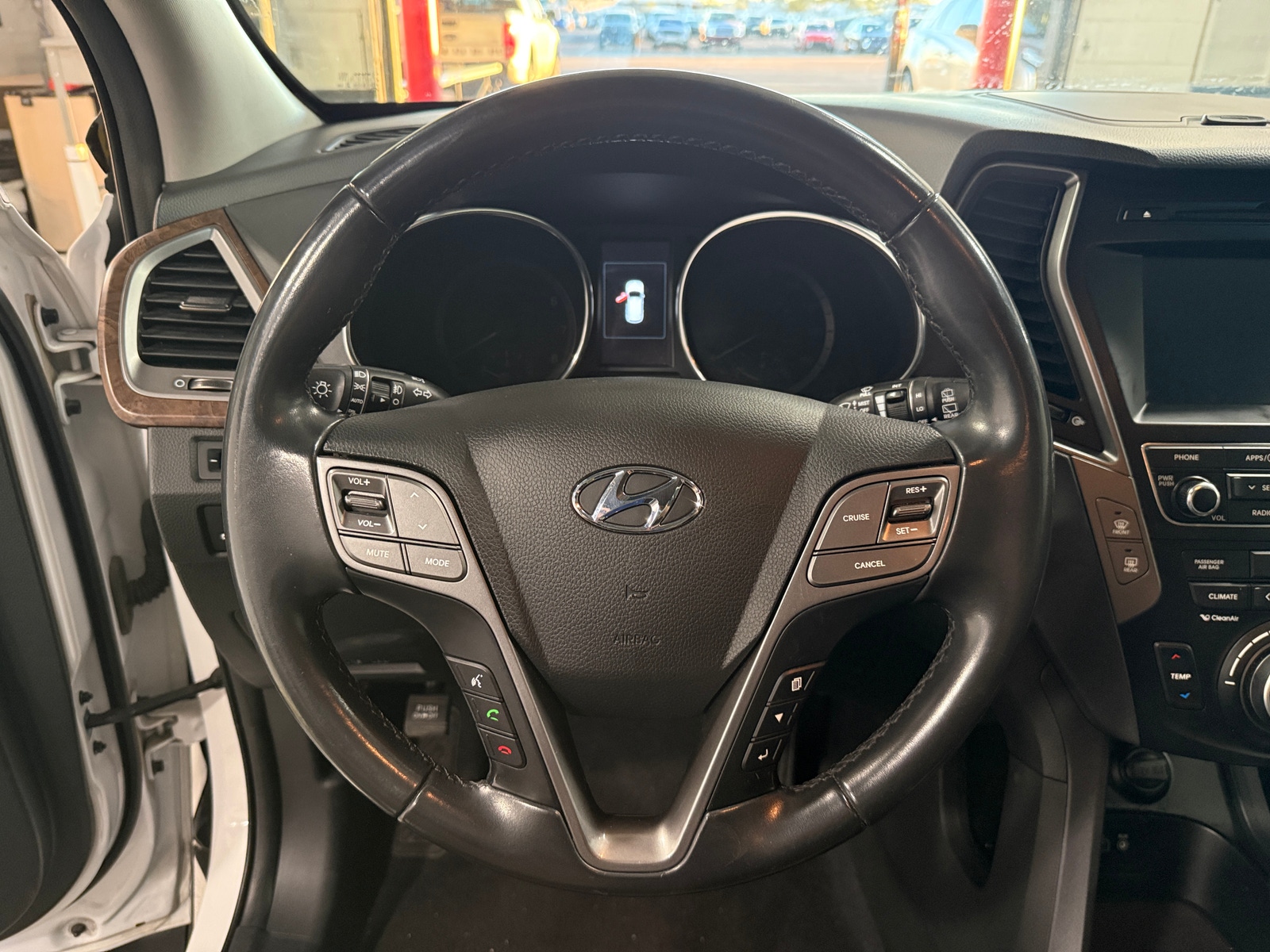 Thumbnail: 2018 Hyundai Santa Fe - 4