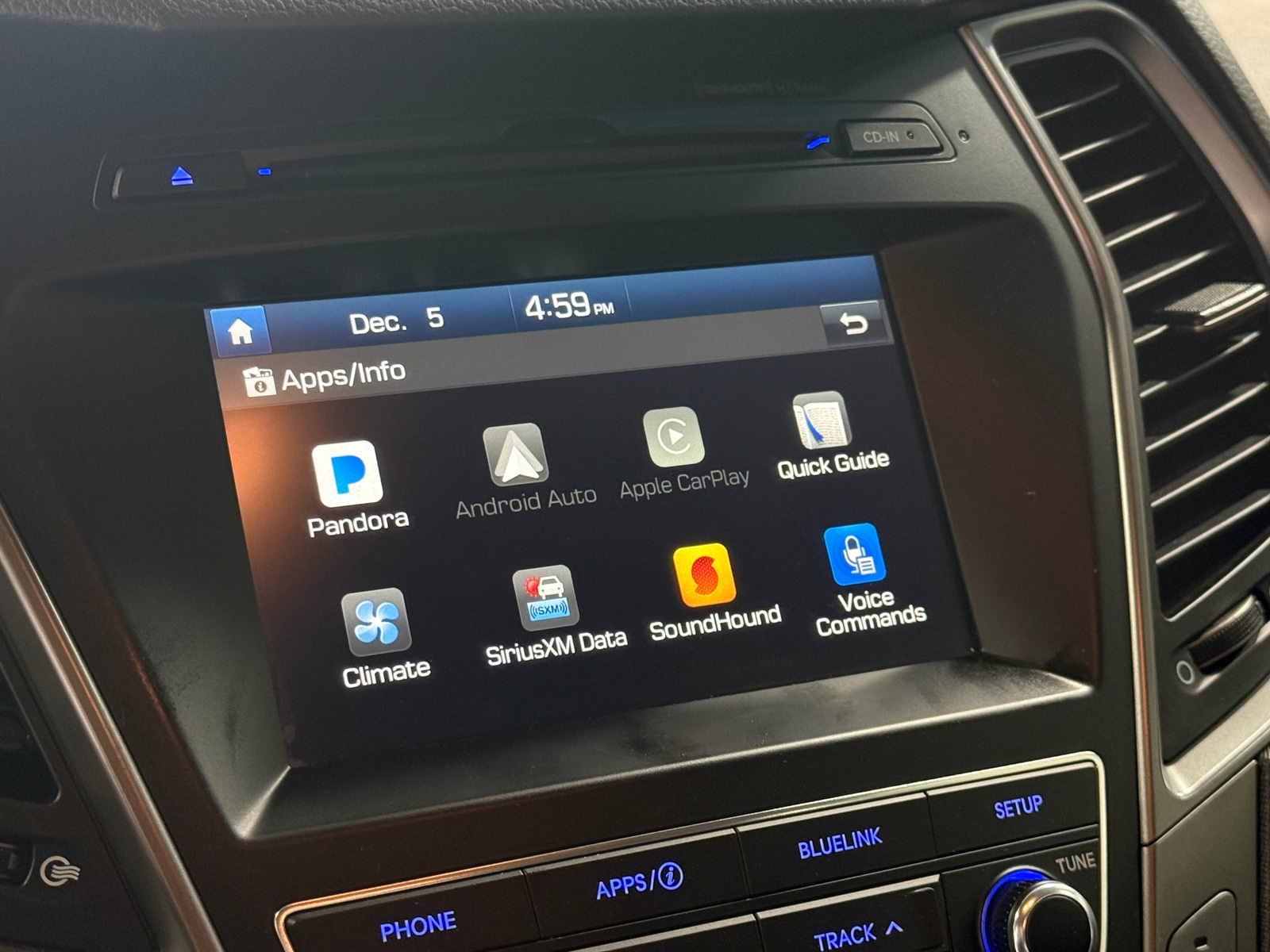 Thumbnail: 2018 Hyundai Santa Fe - 3