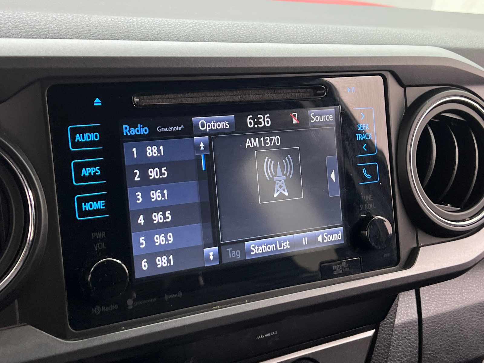 Thumbnail: 2018 Toyota Tacoma - 4