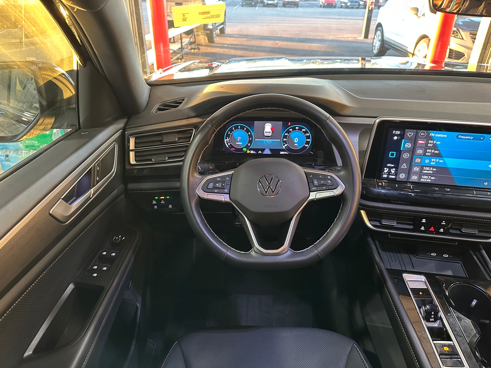 Thumbnail: 2025 Volkswagen Atlas - 4