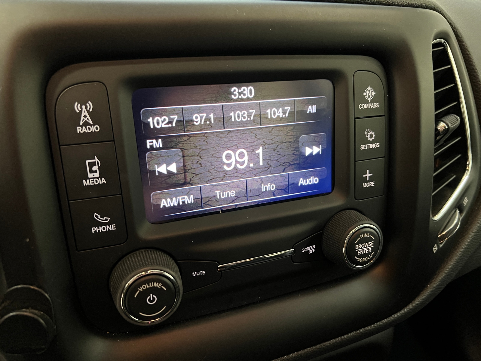 Thumbnail: 2018 Jeep Compass - 4