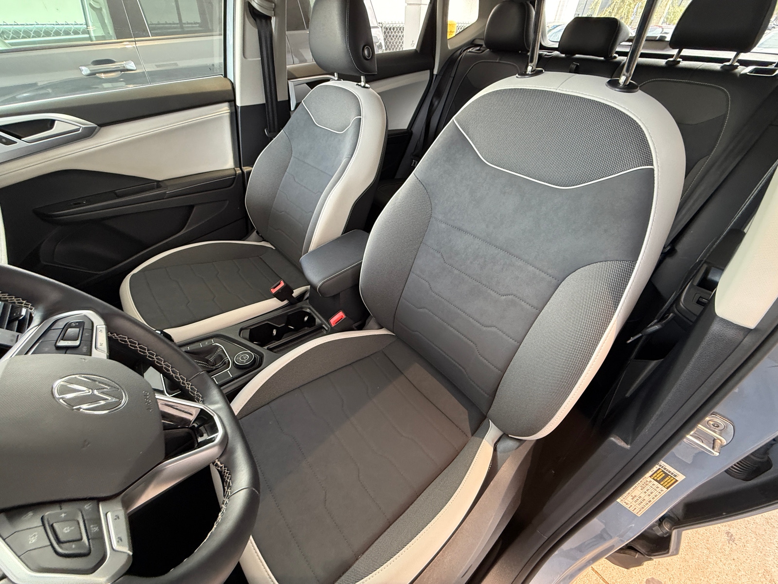 Thumbnail: 2025 Volkswagen Taos - 2