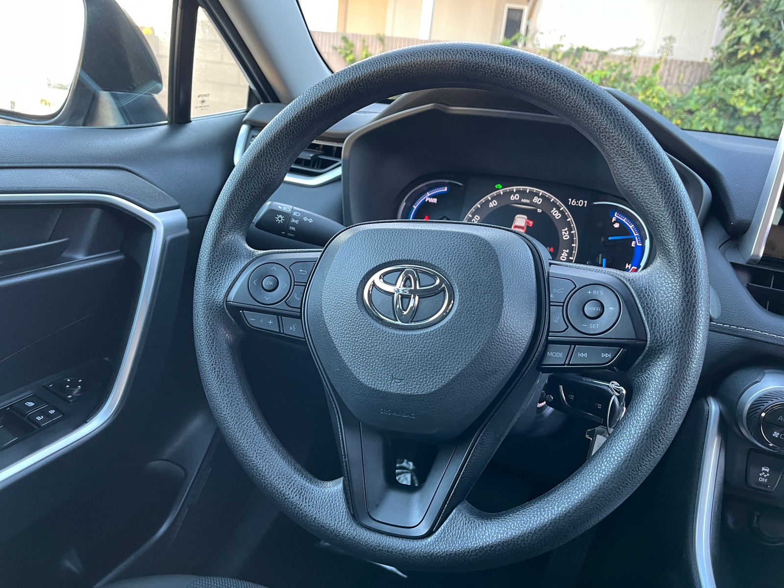 Thumbnail: 2025 Toyota RAV4 - 5