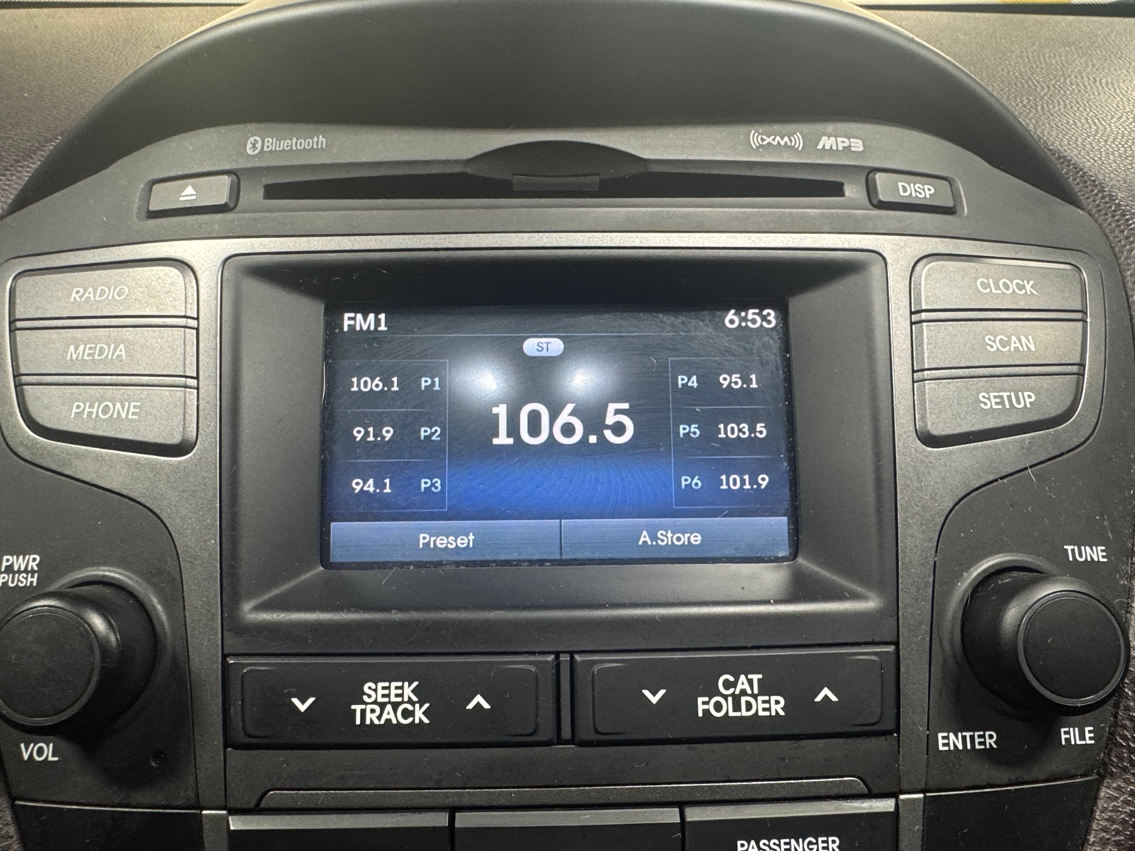 Thumbnail: 2015 Hyundai Tucson - 3