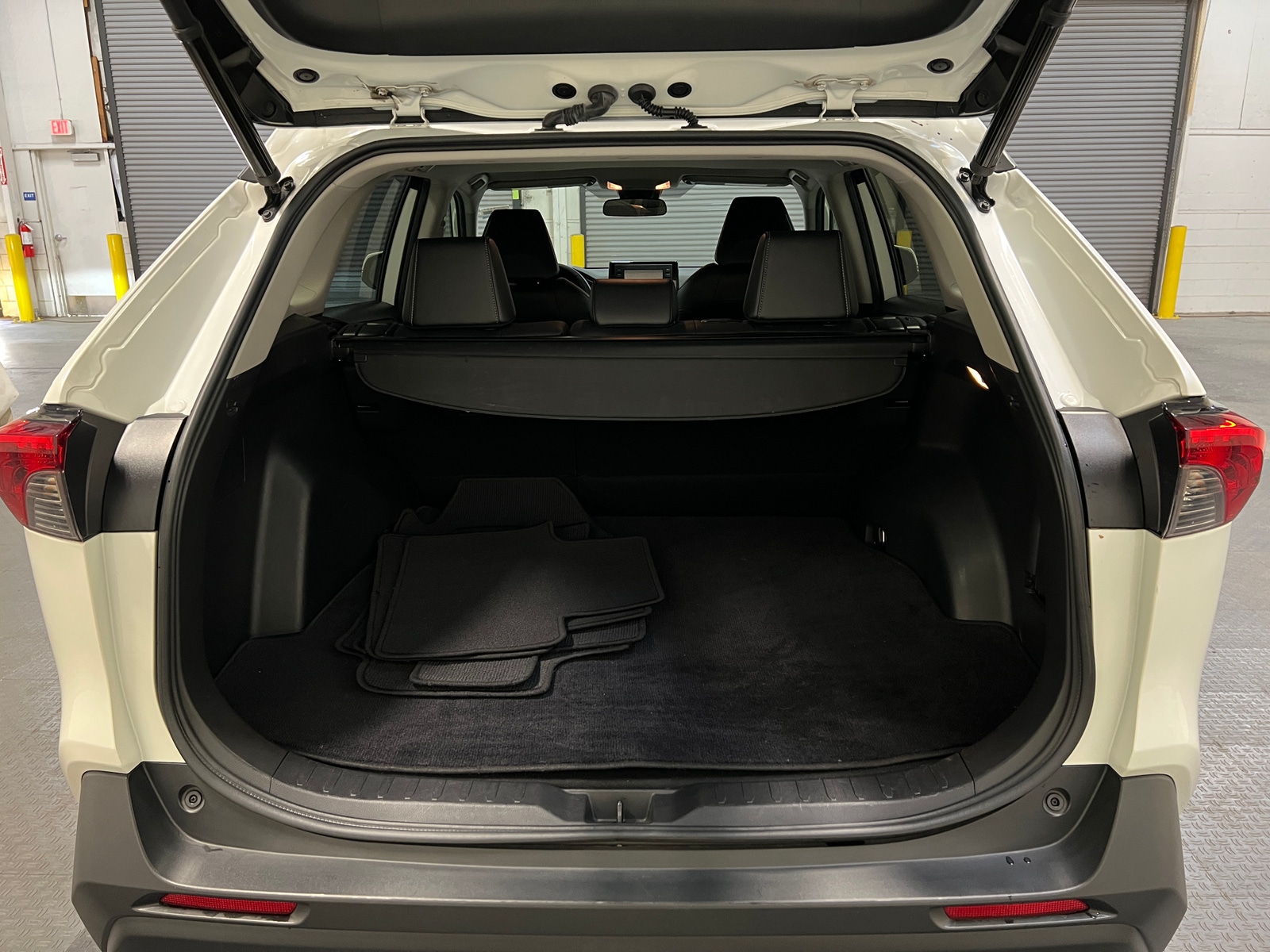 Thumbnail: 2021 Toyota RAV4 - 7