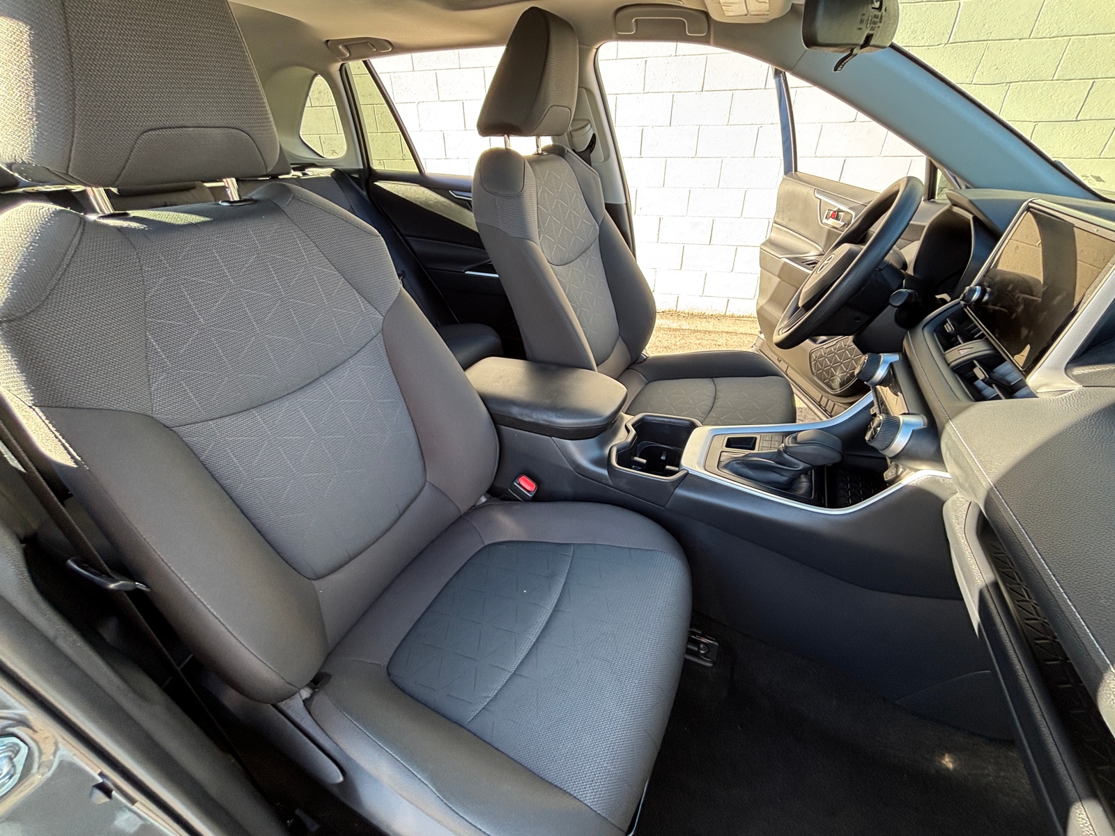 Thumbnail: 2025 Toyota RAV4 - 2