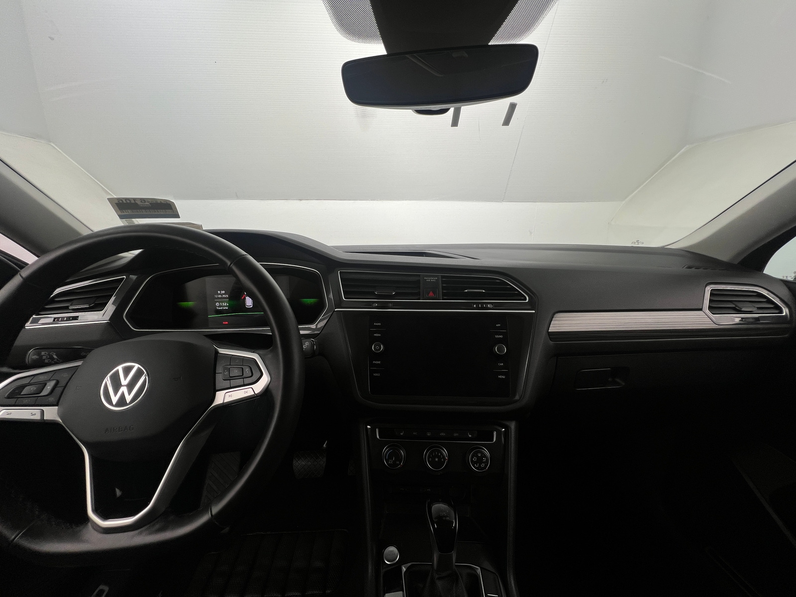 Thumbnail: 2024 Volkswagen Tiguan - 2