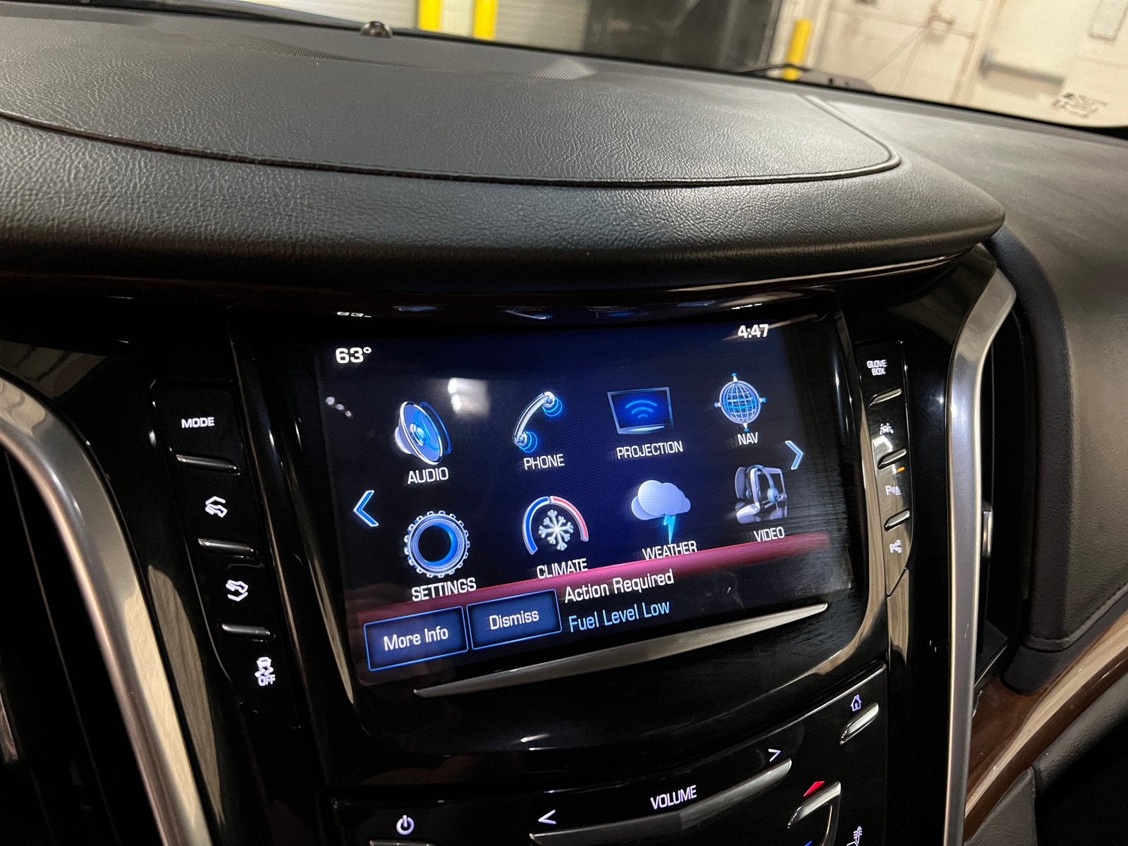 Thumbnail: 2020 Cadillac Escalade - 3