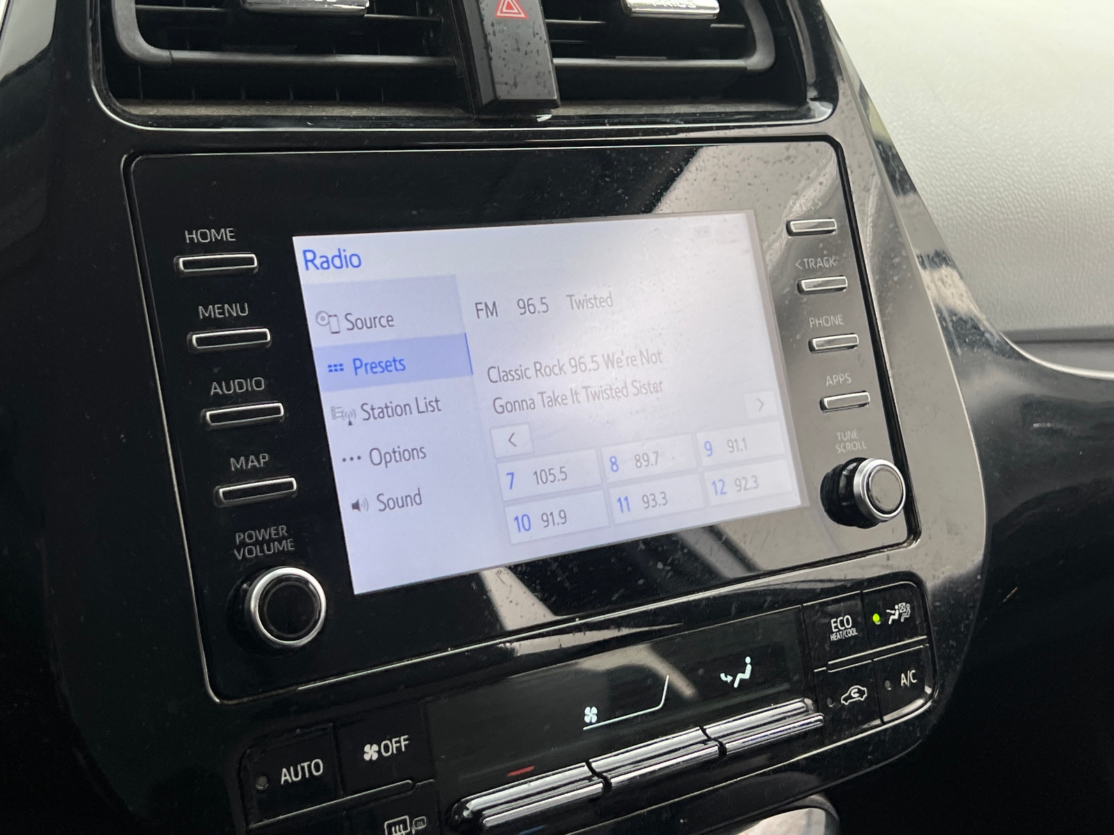 Thumbnail: 2020 Toyota Prius - 4