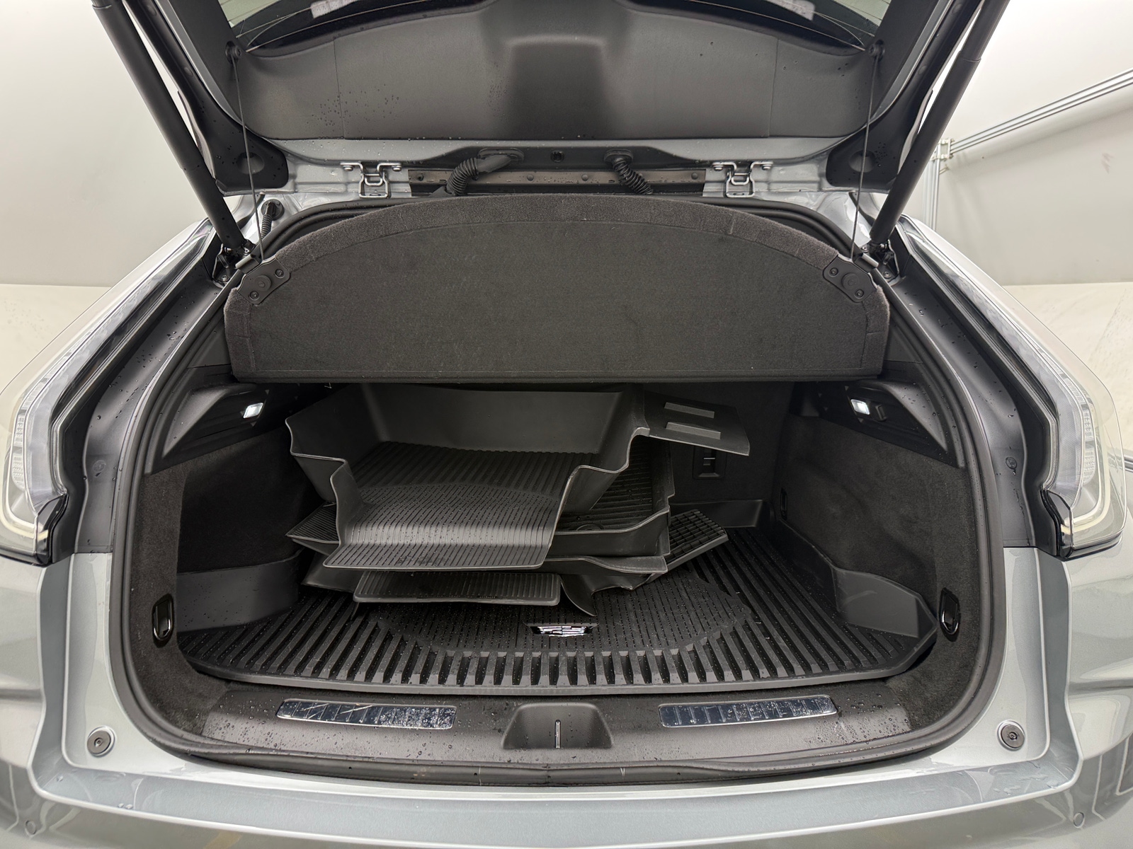 Thumbnail: 2025 Cadillac XT4 - 6