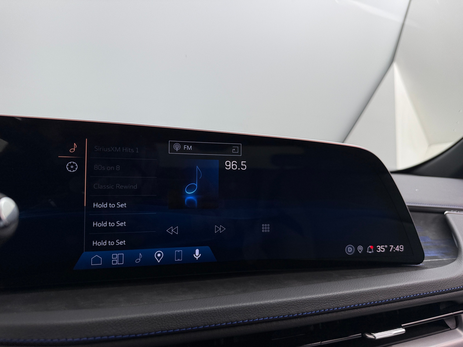 Thumbnail: 2025 Cadillac XT4 - 3