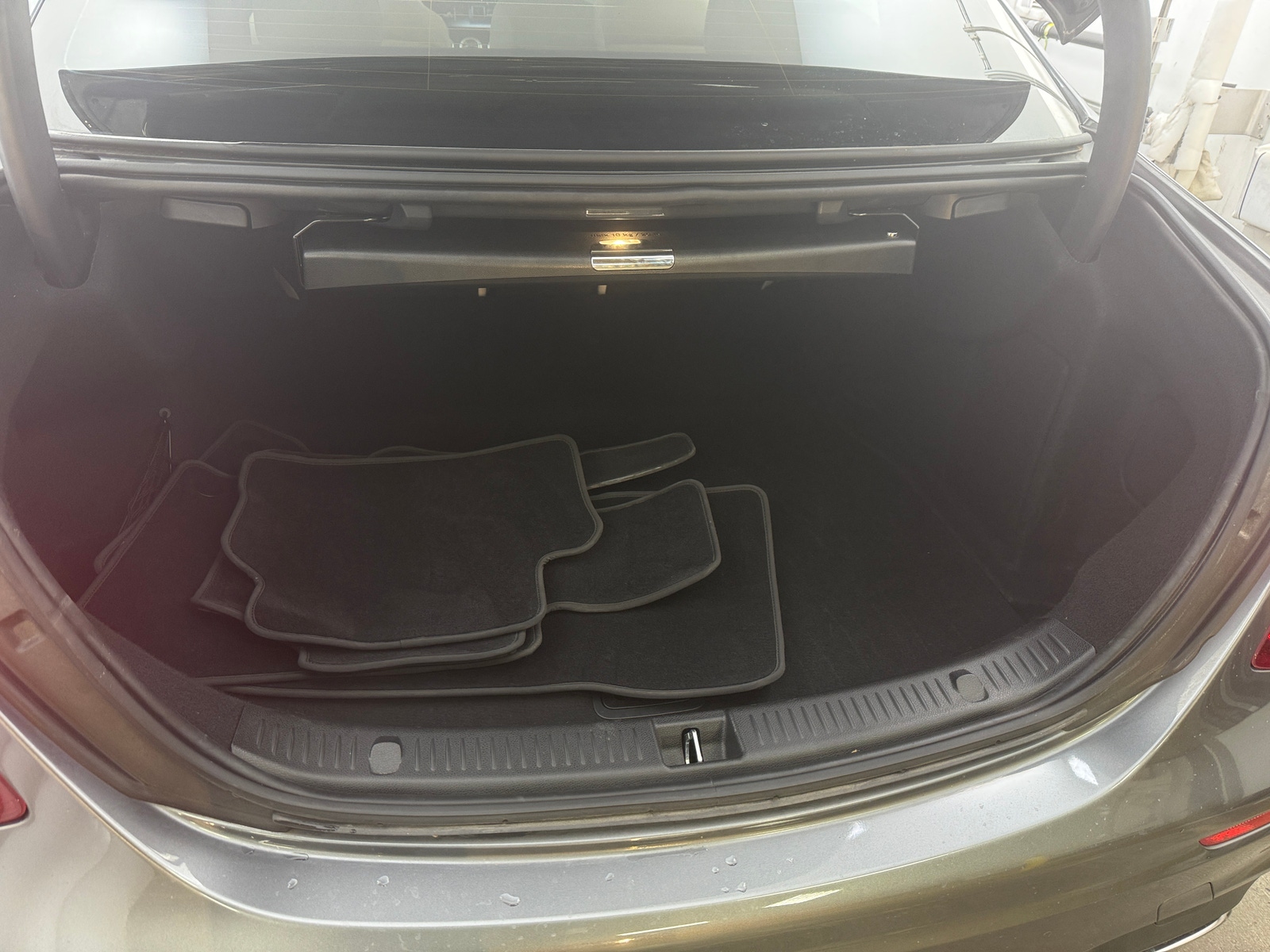 Thumbnail: 2020 Mercedes-Benz E-Class - 6