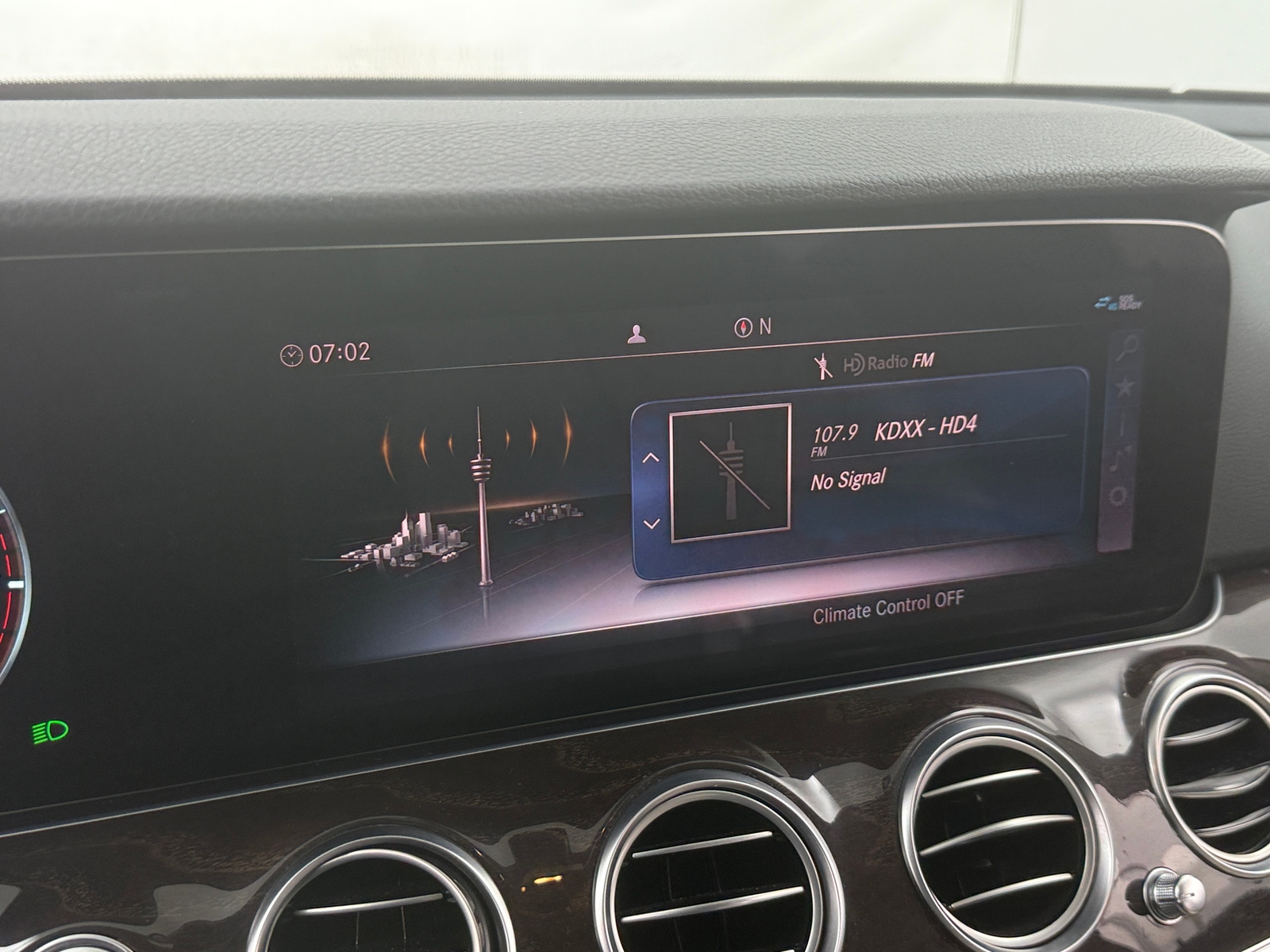 Thumbnail: 2020 Mercedes-Benz E-Class - 3