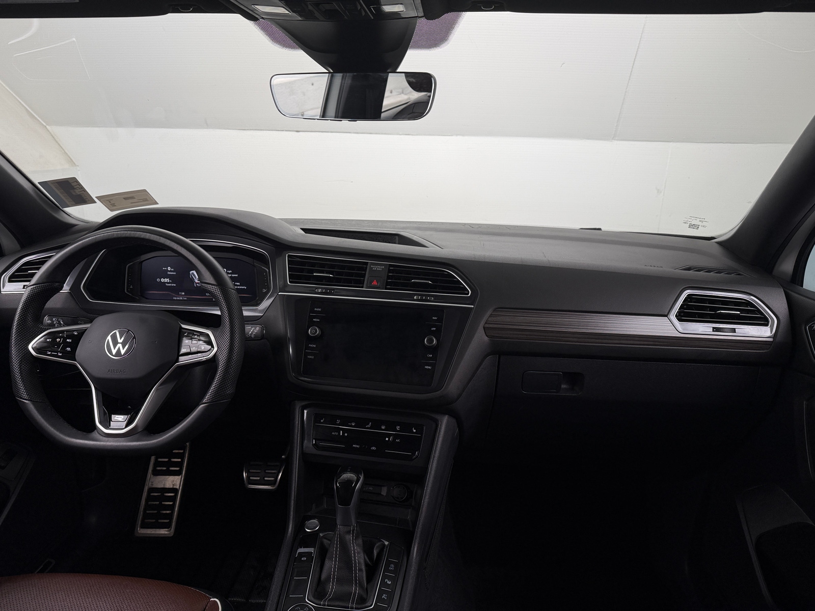 Thumbnail: 2024 Volkswagen Tiguan - 2