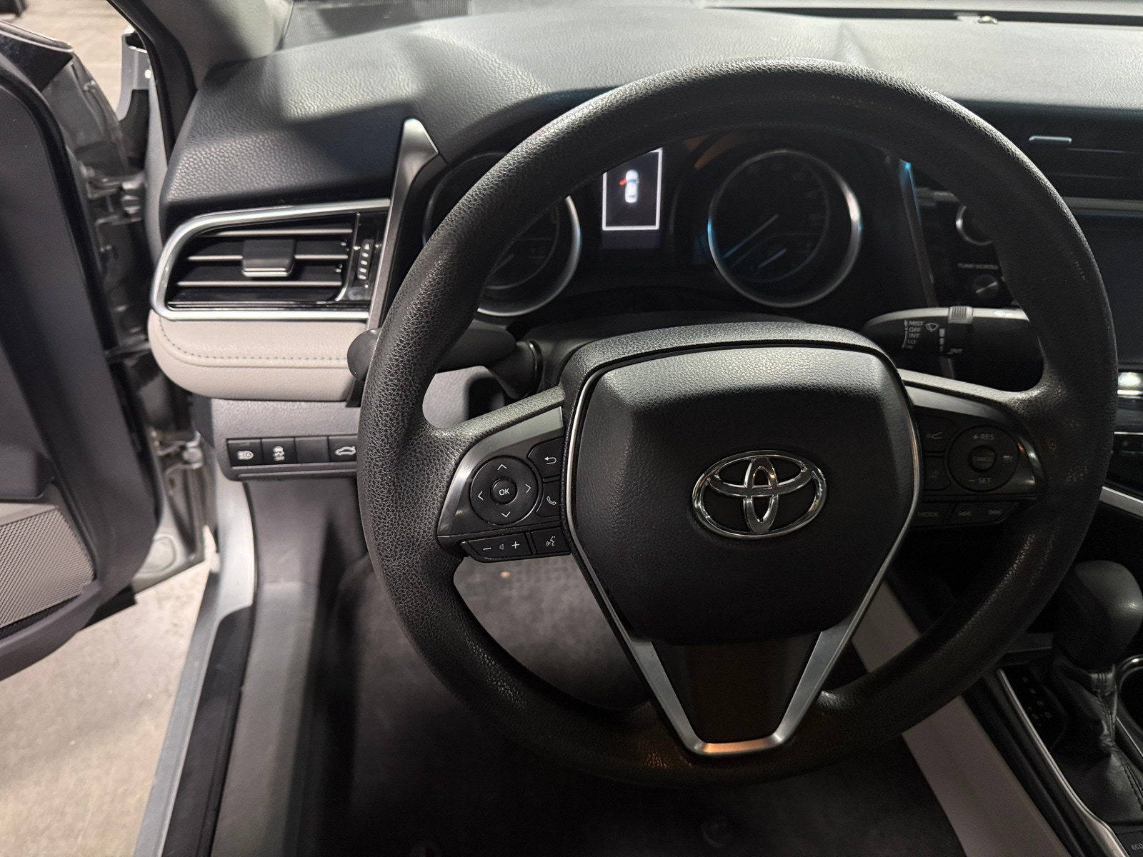 Thumbnail: 2018 Toyota Camry - 5